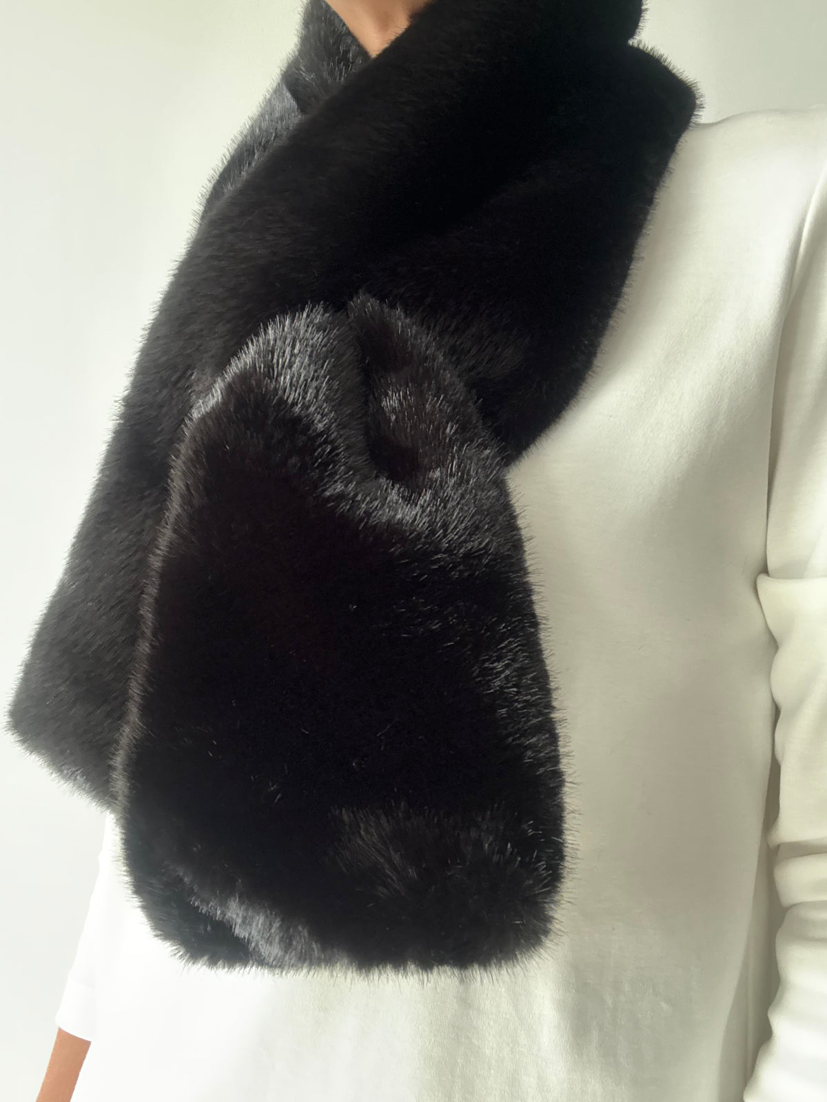 CUELLO LISO NEGRO