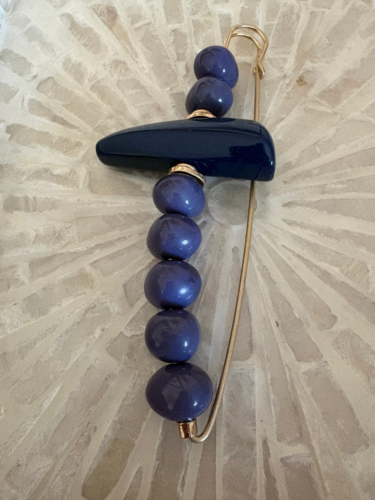 BROCHE LANZA AZUL