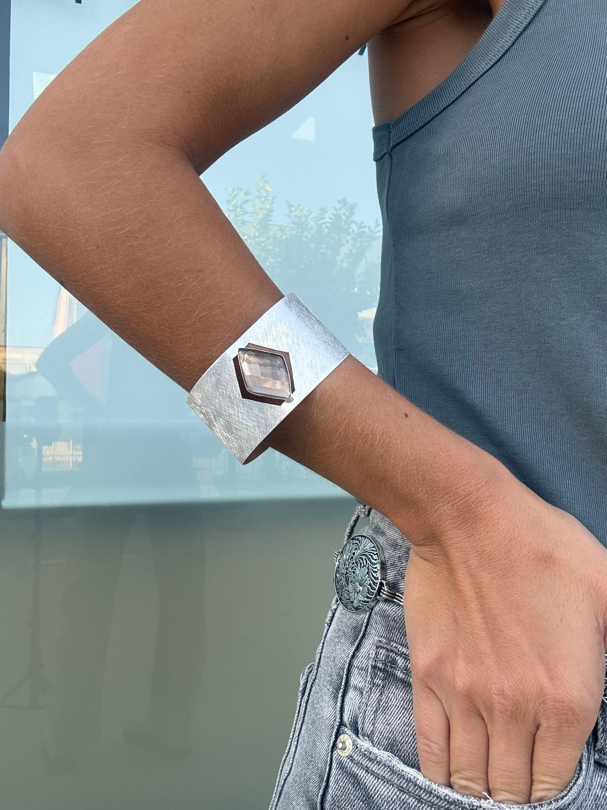 BRAZALETE PIEDRA PLATEADO