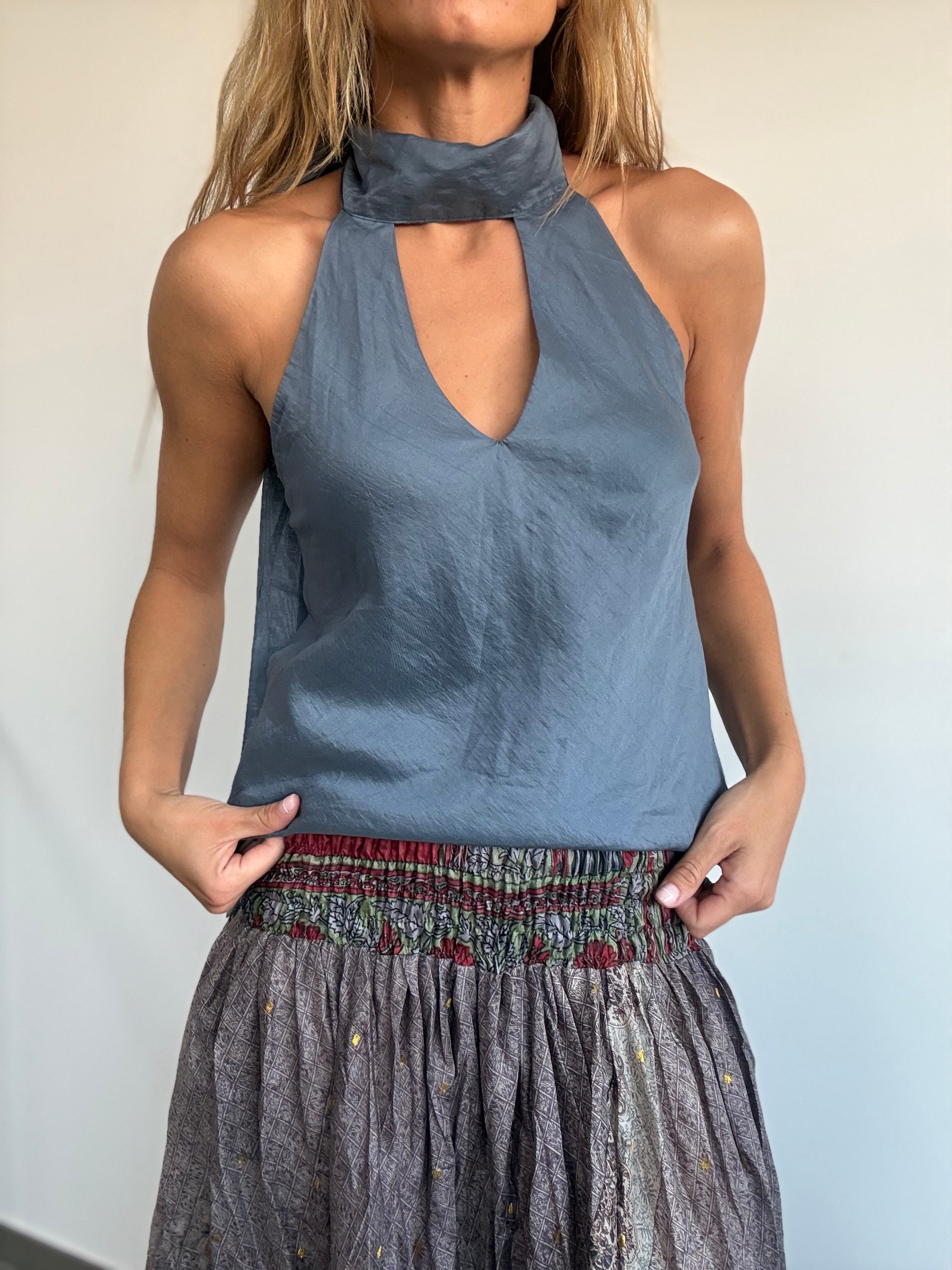 TOP TENCEL ESCOTE HALTER AZUL