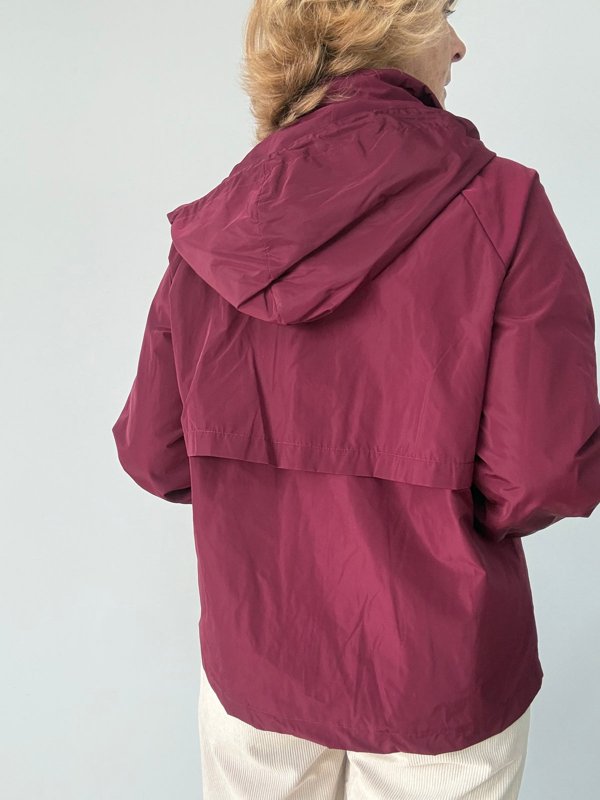 PARKA VIENTO BURDEOS