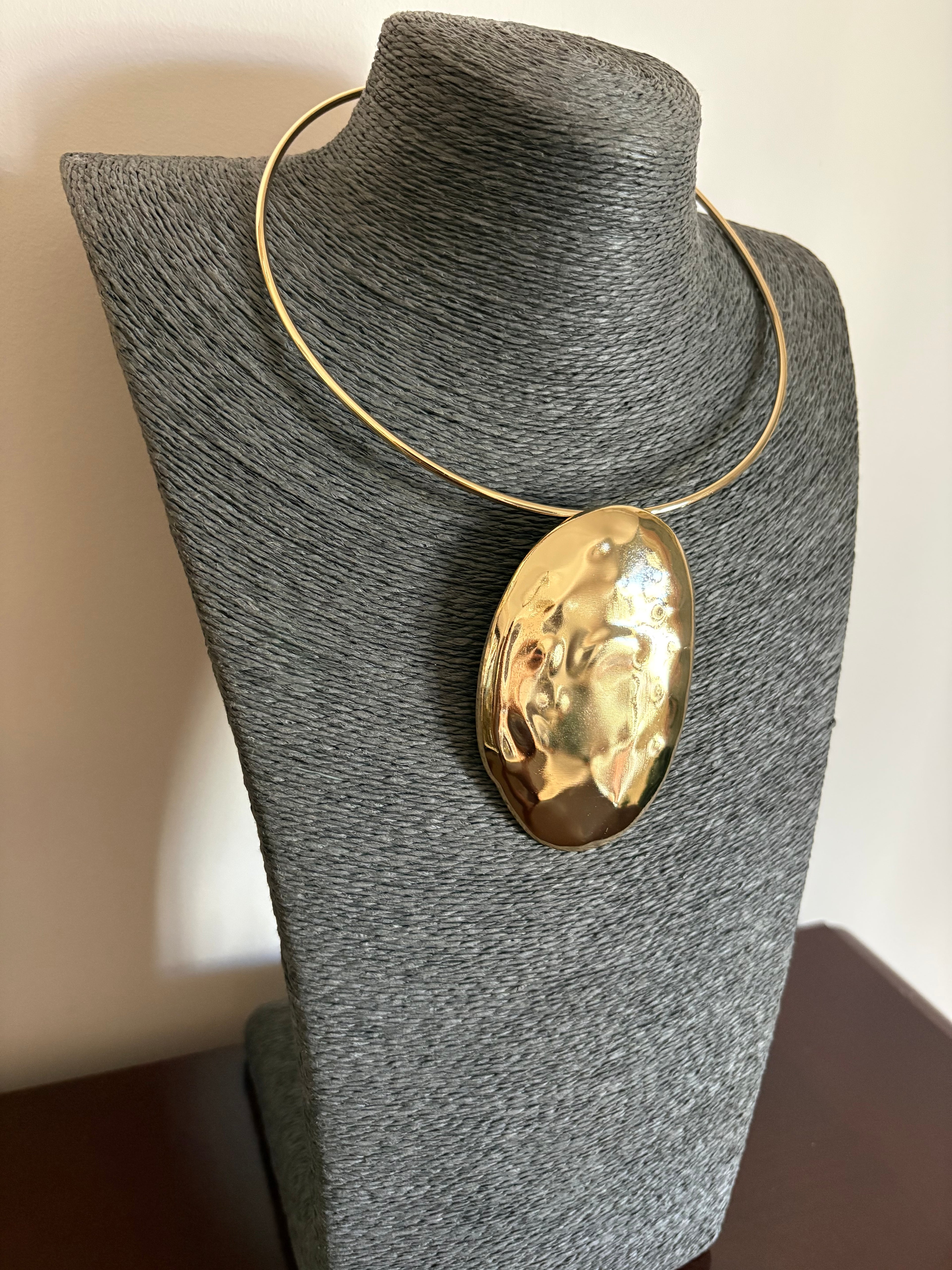 COLLAR- GARGANTILLA ROCA