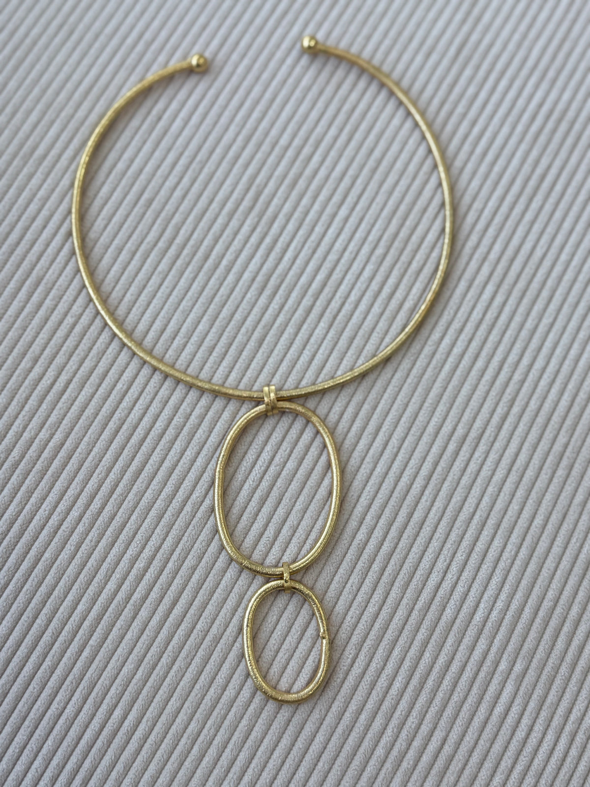 COLLAR CELIA DORADO