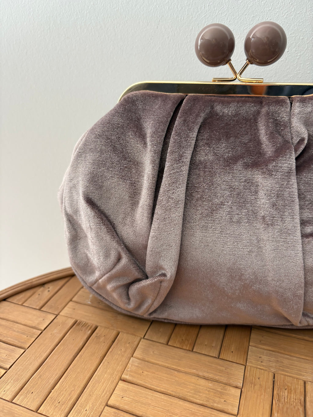 BOLSO CUQUE GRIS/MALVA