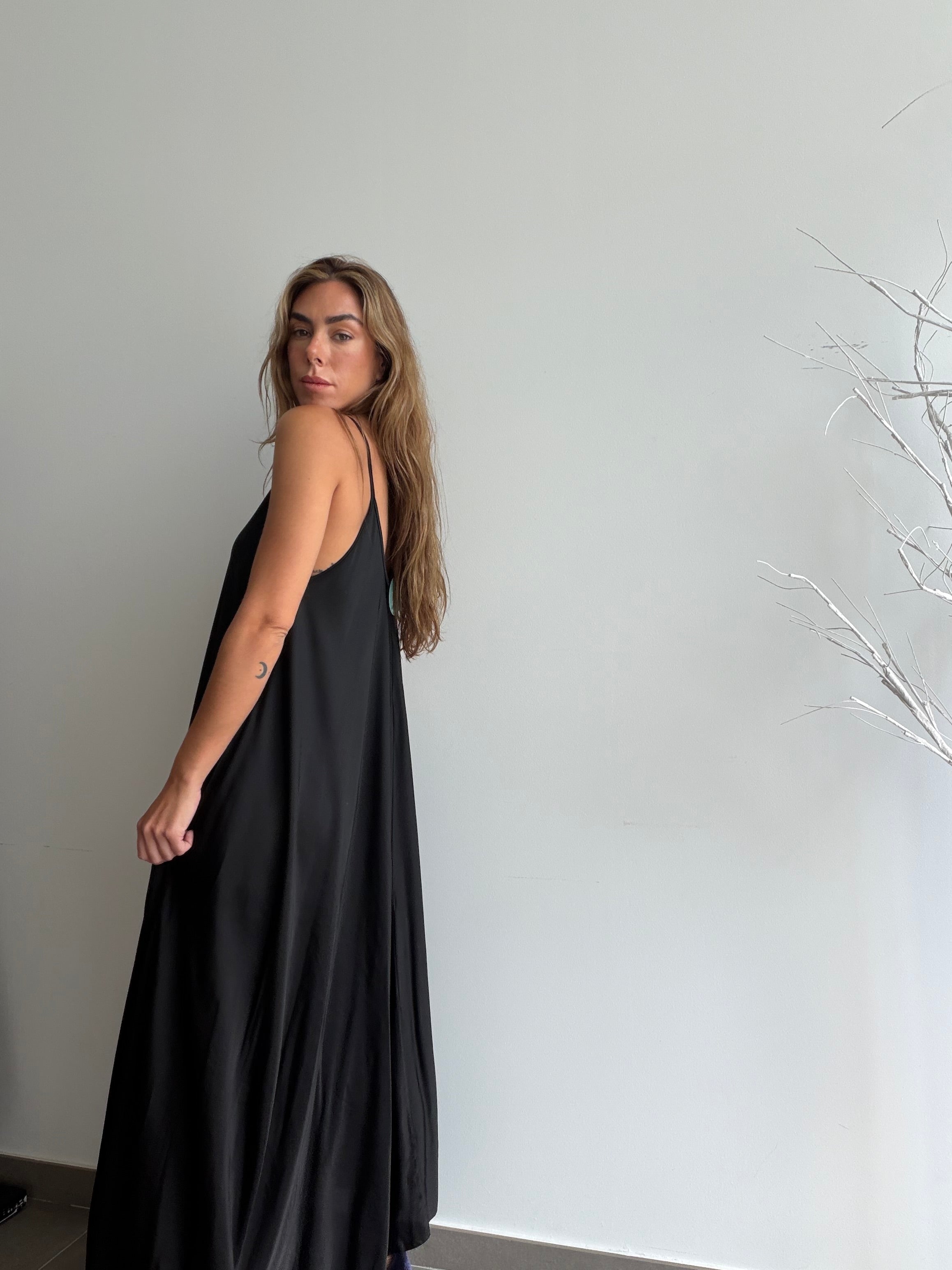 VESTIDO GOLONDRINA NEGRO