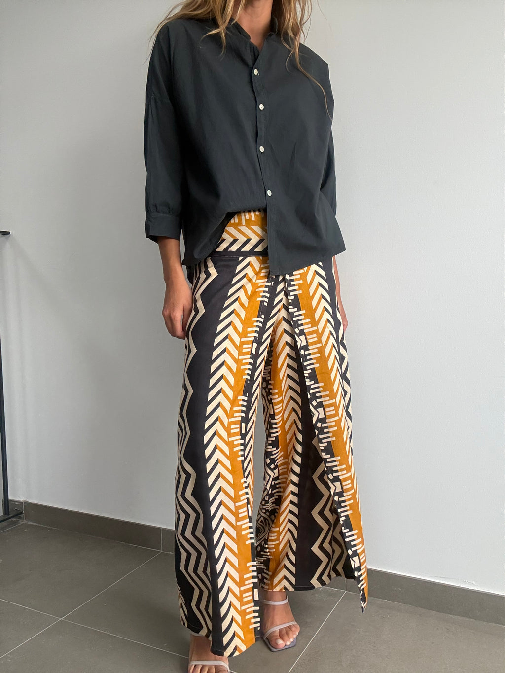 PANTALÓN RODAS NEGRO/AMARILLO