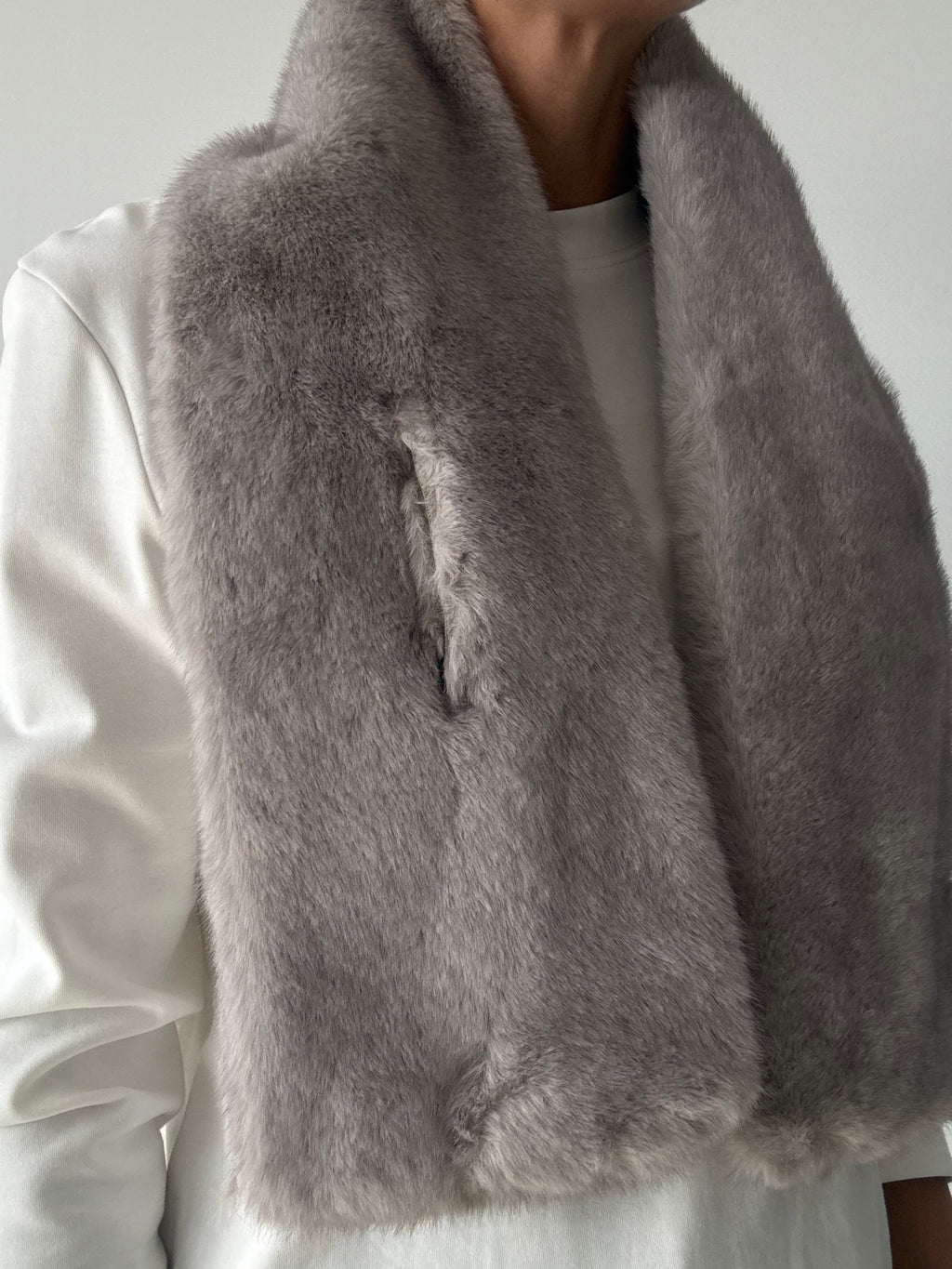 CUELLO LISO GRIS