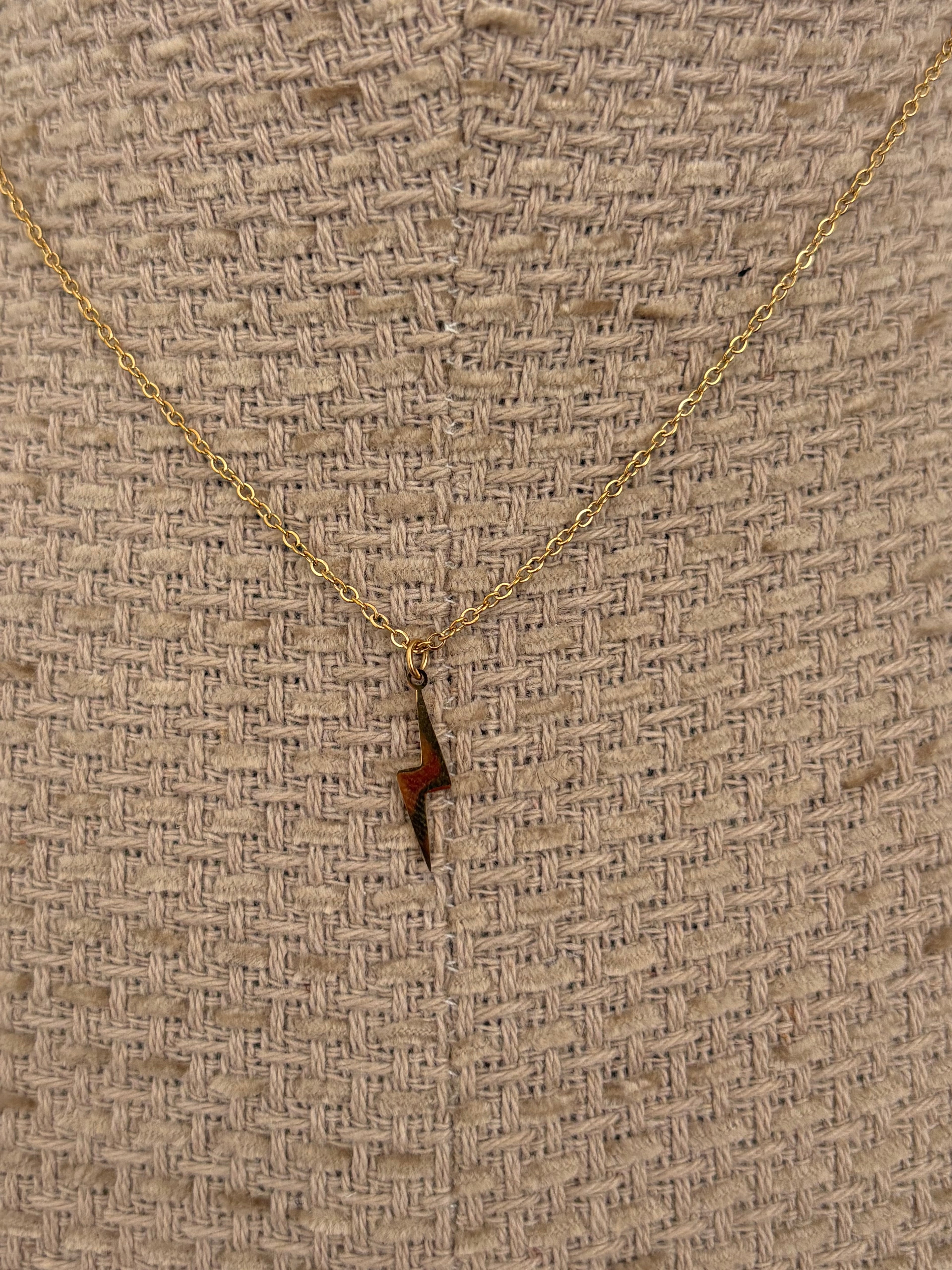 COLLAR-GARGANTILLA RAYO