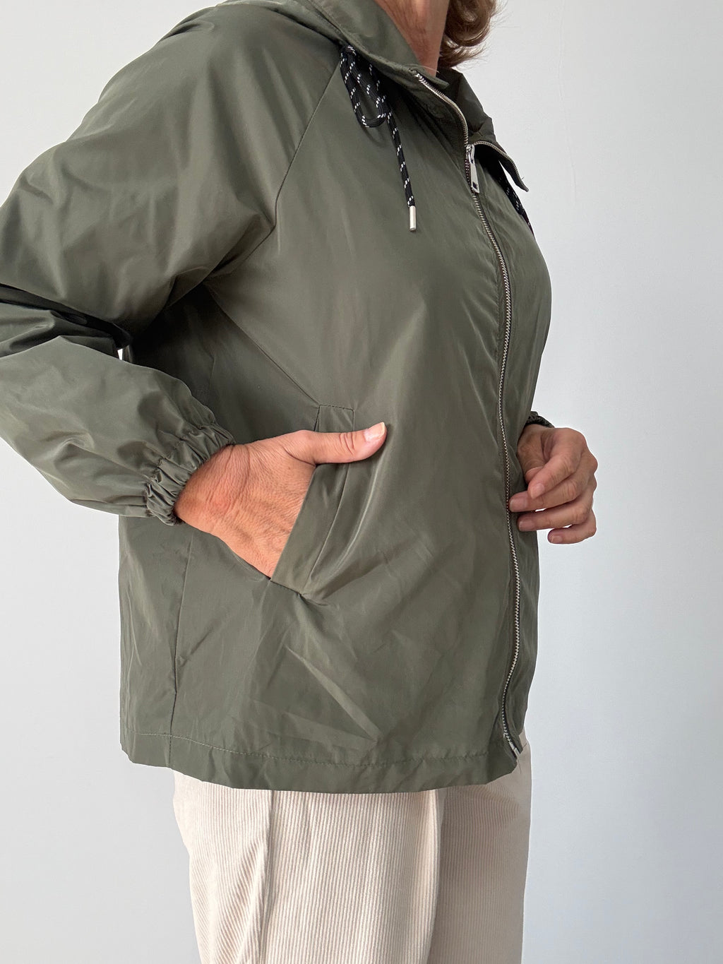 PARKA VIENTO KAKI