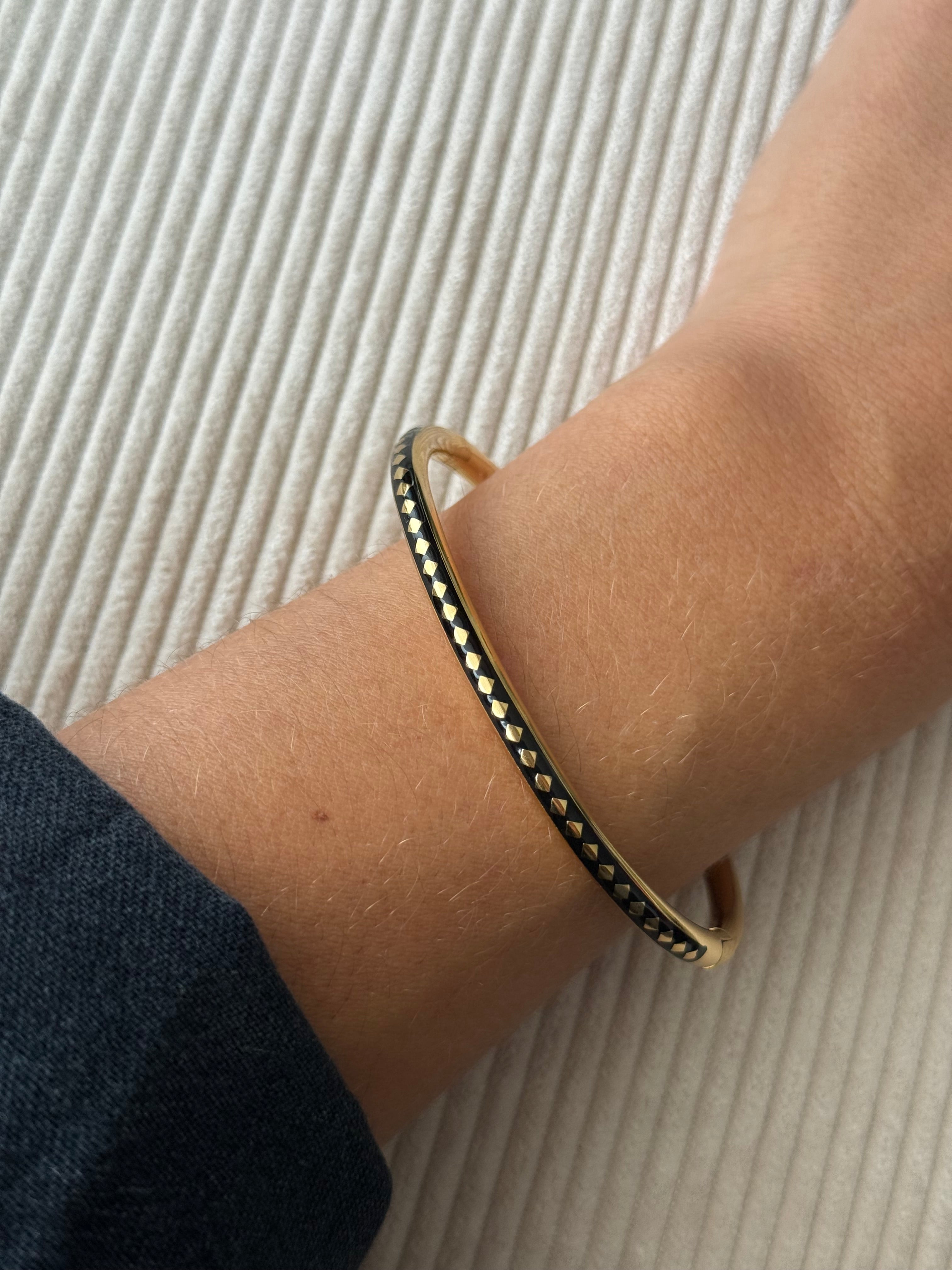 PULSERA ROMBO NEGRA
