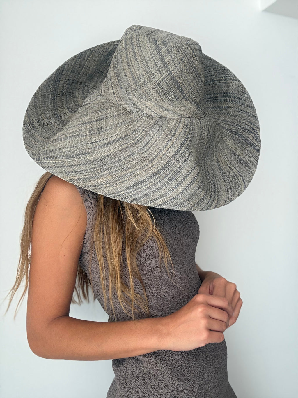 SOMBRERO RAFIA GRIS
