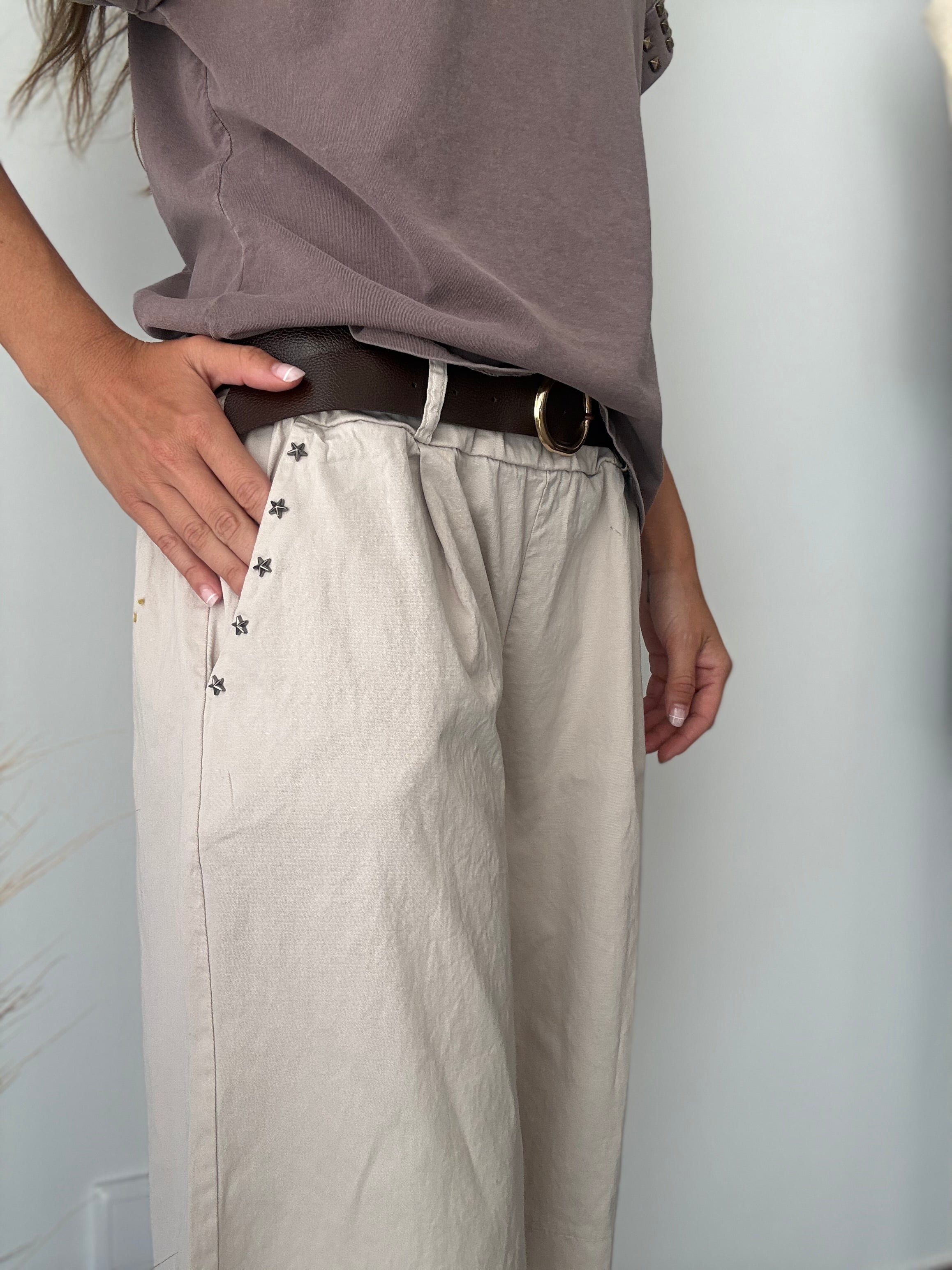 PANTALÓN BERMUDA BEIGE