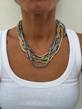 COLLAR GRISÁCEO