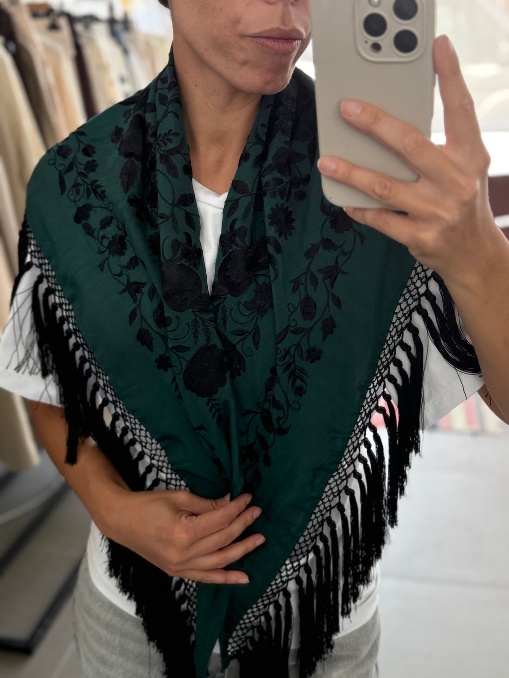 MANTÓN NEGRO VERDE