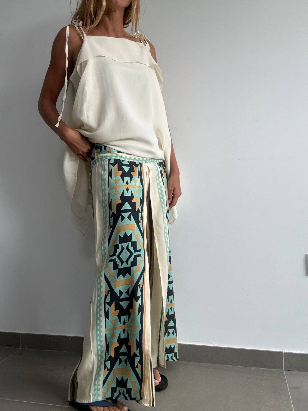 PANTALÓN RODAS TURQUESA