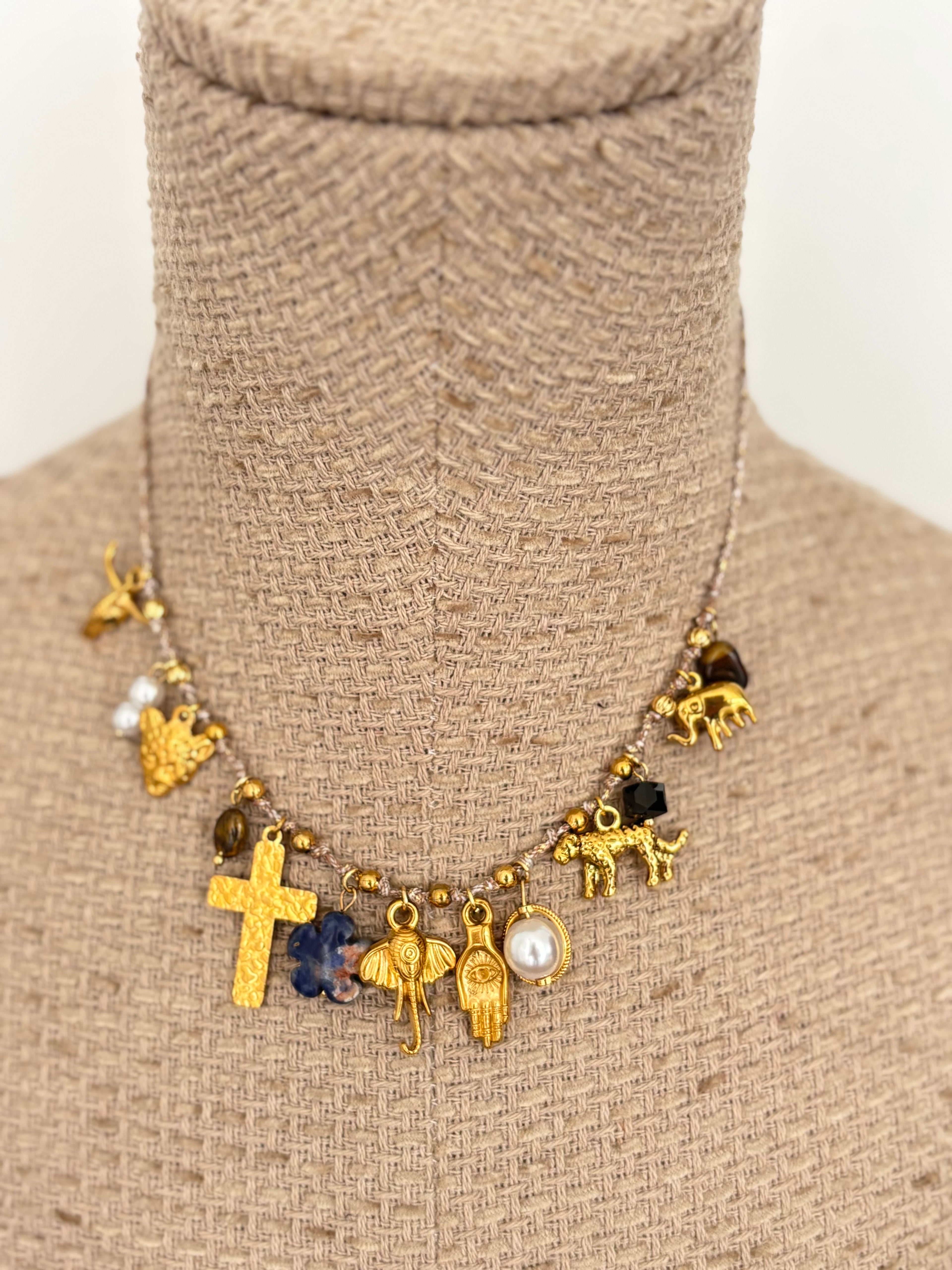 COLLAR-GARGANTILLA CRUZA