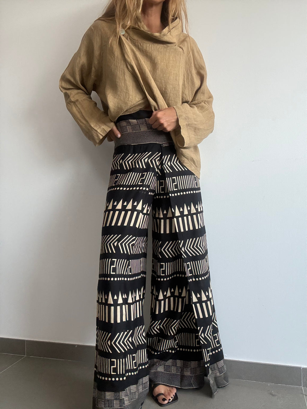 PANTALÓN RODAS NEGRO