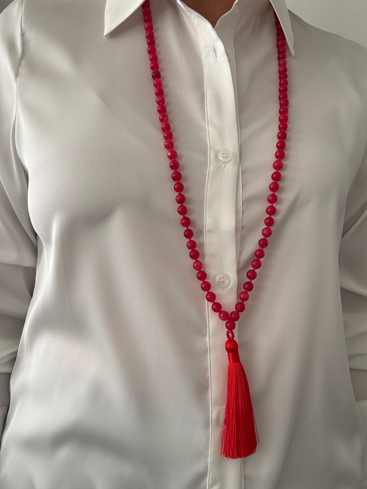 COLLAR TOSARIO ROJO CLARO