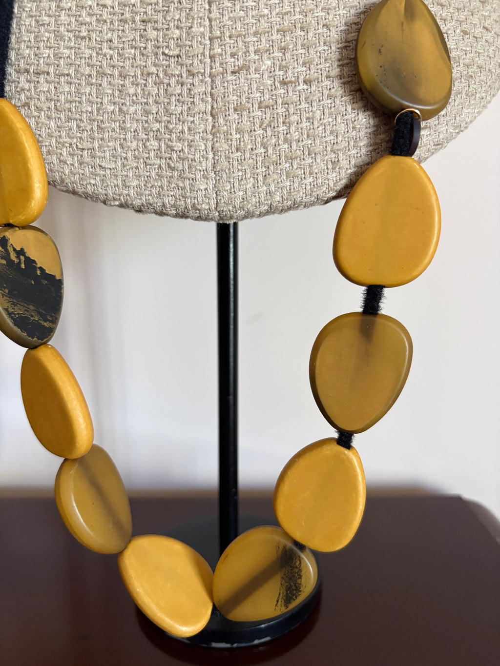 COLLAR MOSTAZA