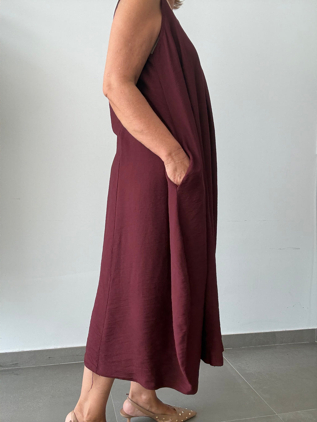 VESTIDO ABANICO  BURDEOS