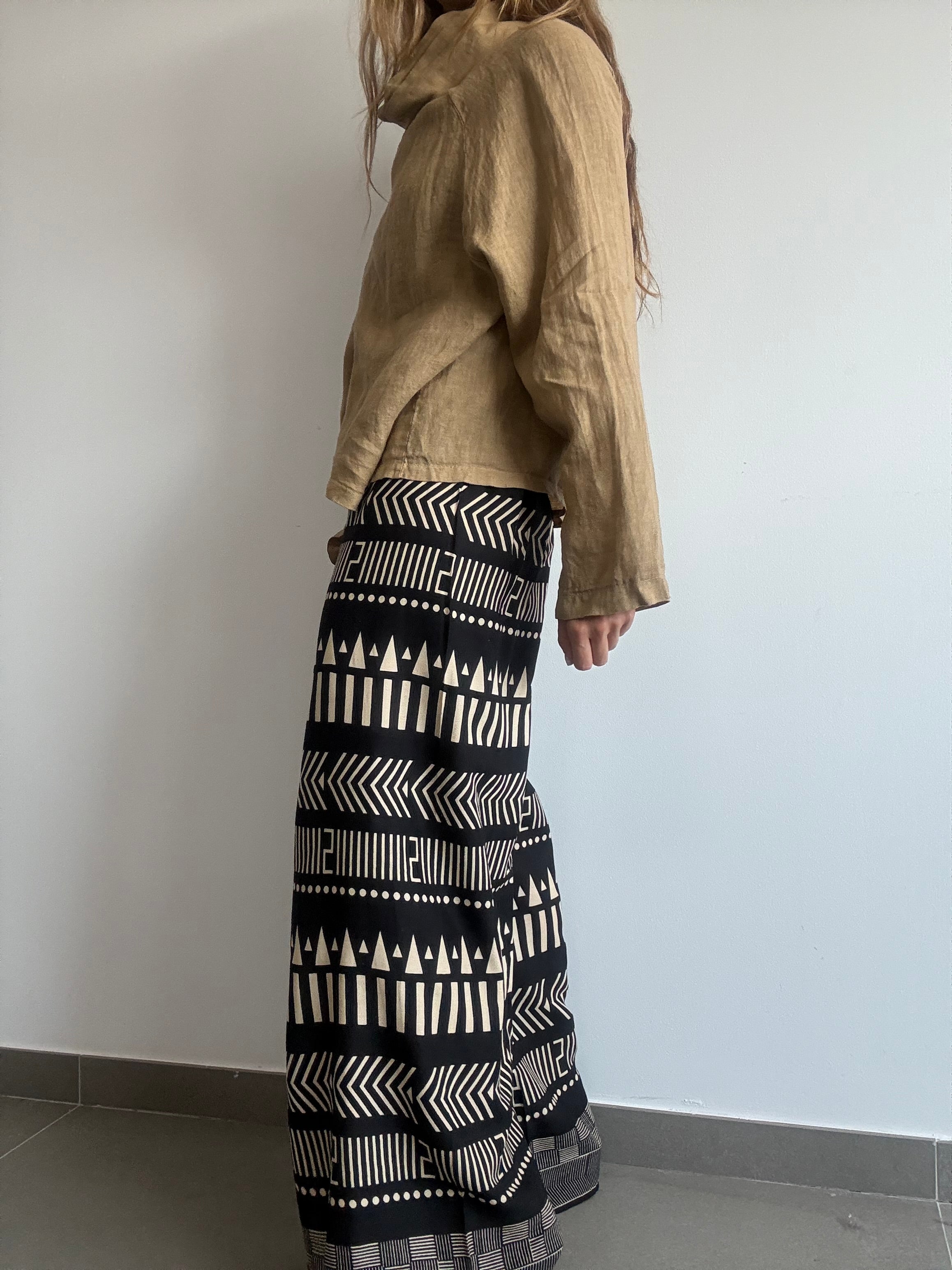 PANTALÓN RODAS NEGRO