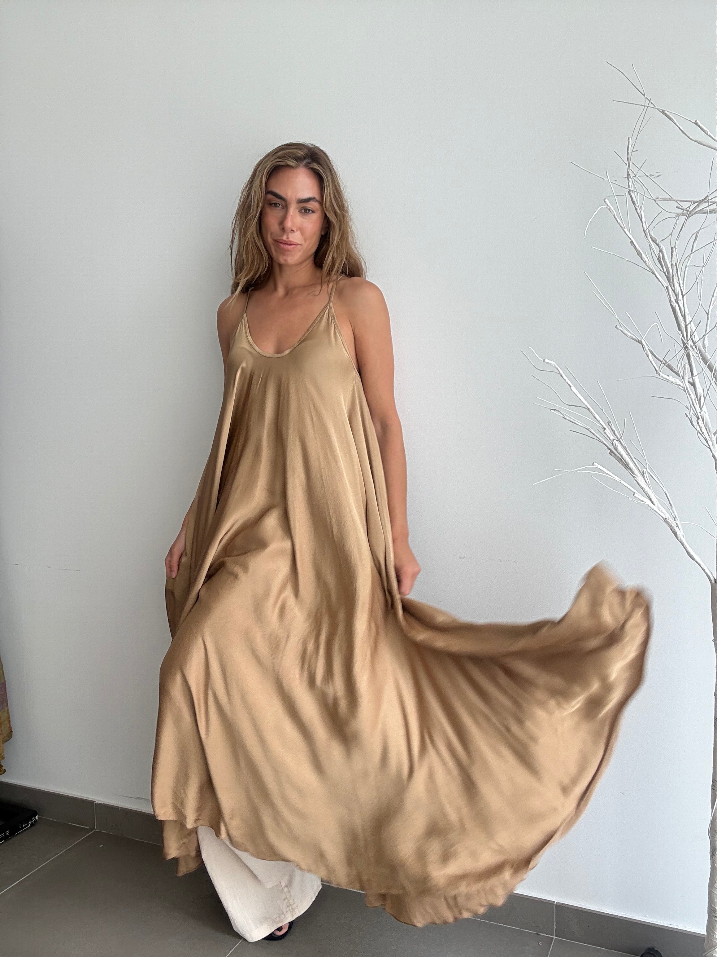 VESTIDO GOLONDRINA CHAMPAGNE