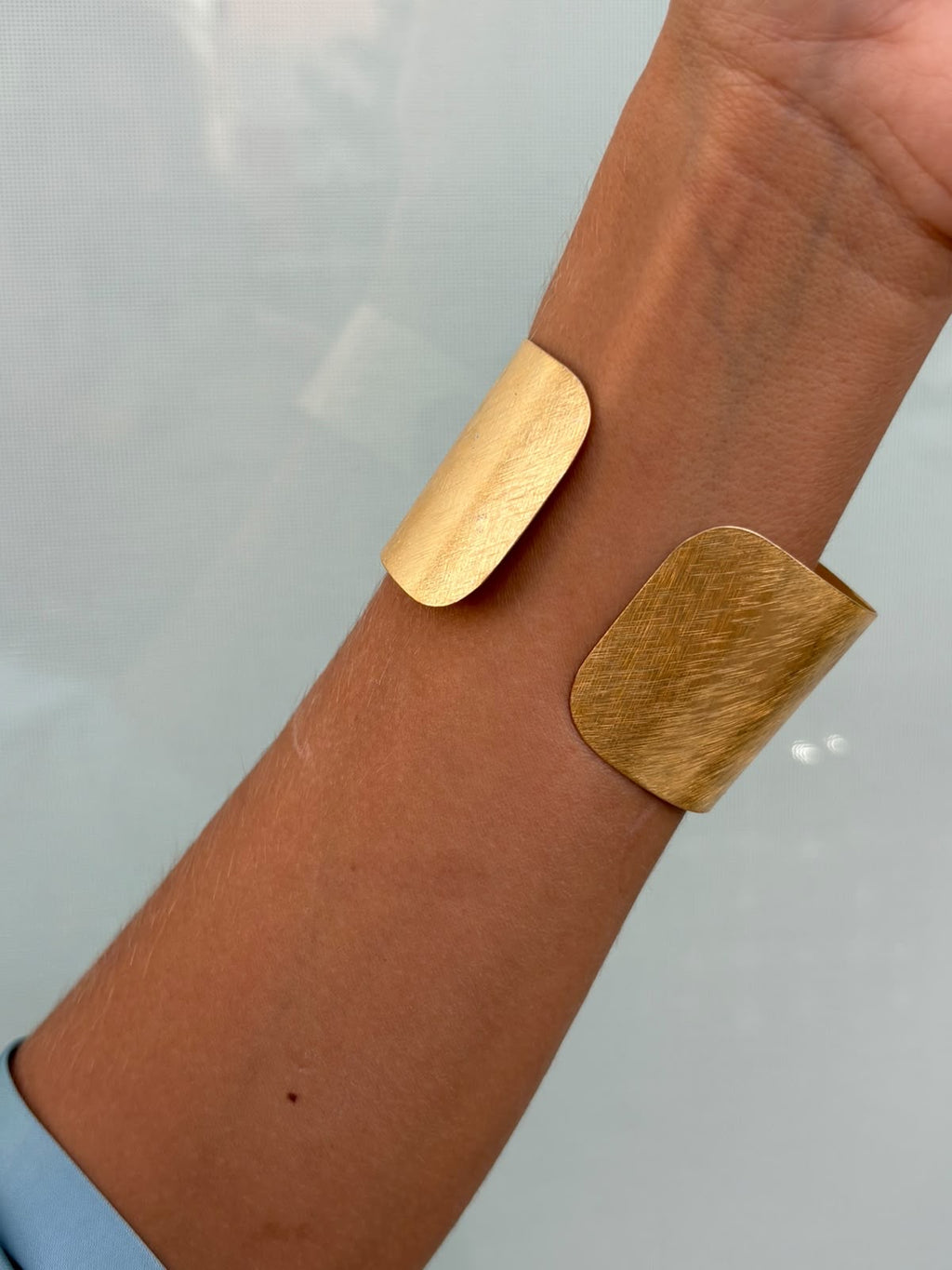 BRAZALETE PIEDRA DORADO