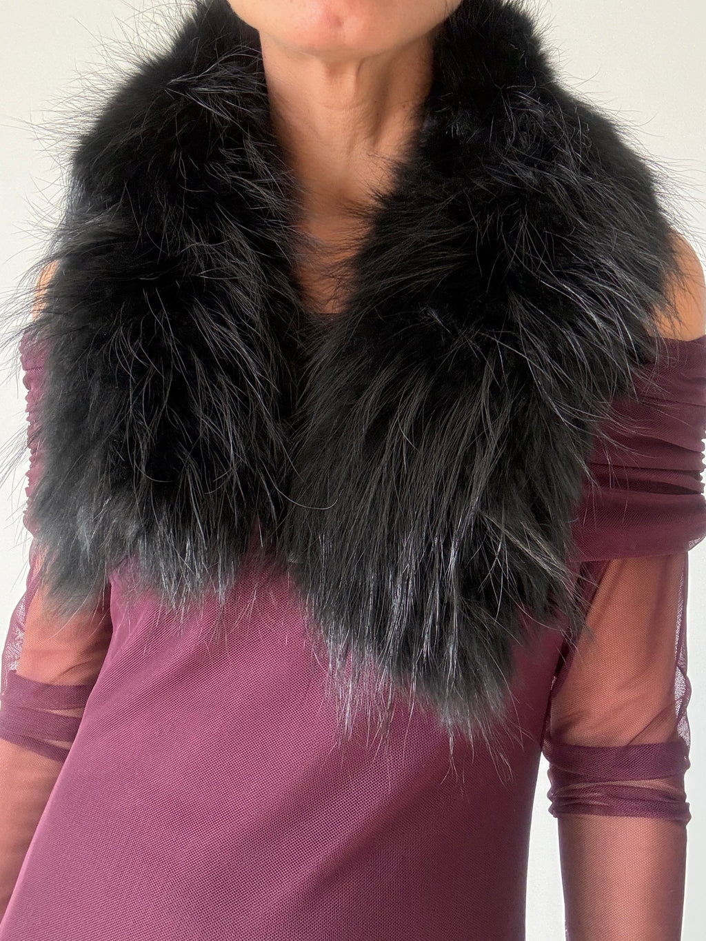 CUELLO PIEL NATURAL NEGRO