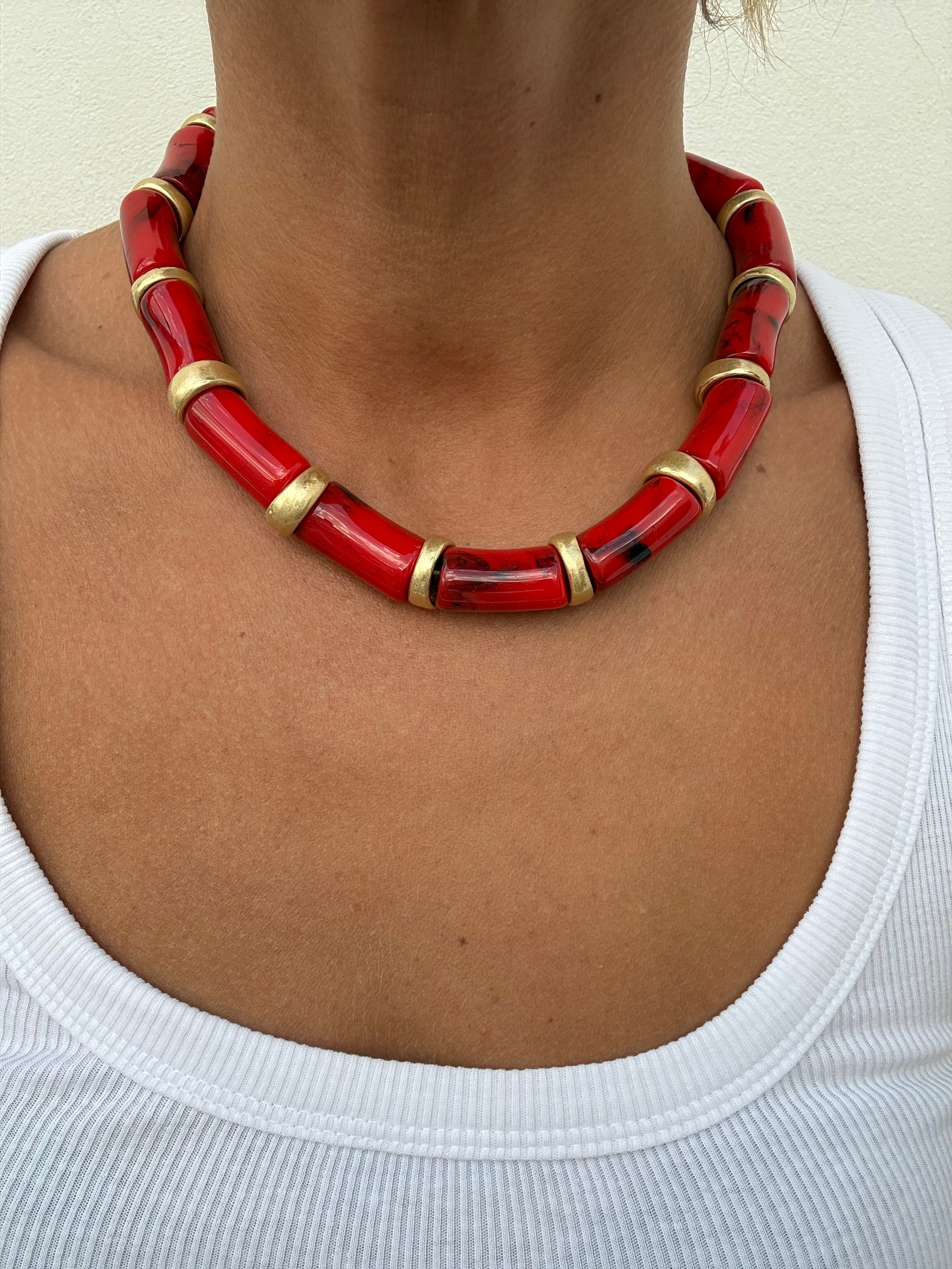 COLLAR ANILLADO ROJO