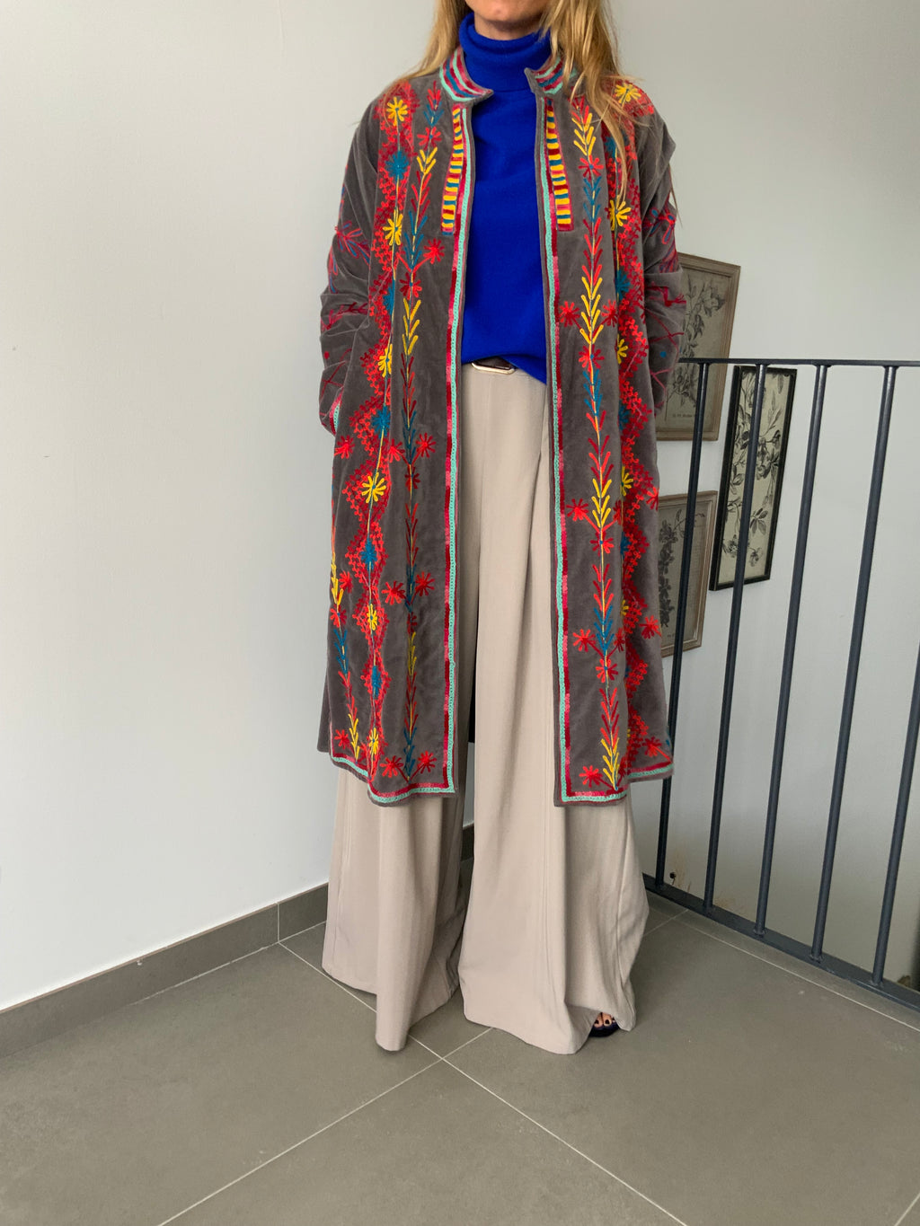 ABRIGO DIBELA GRIS