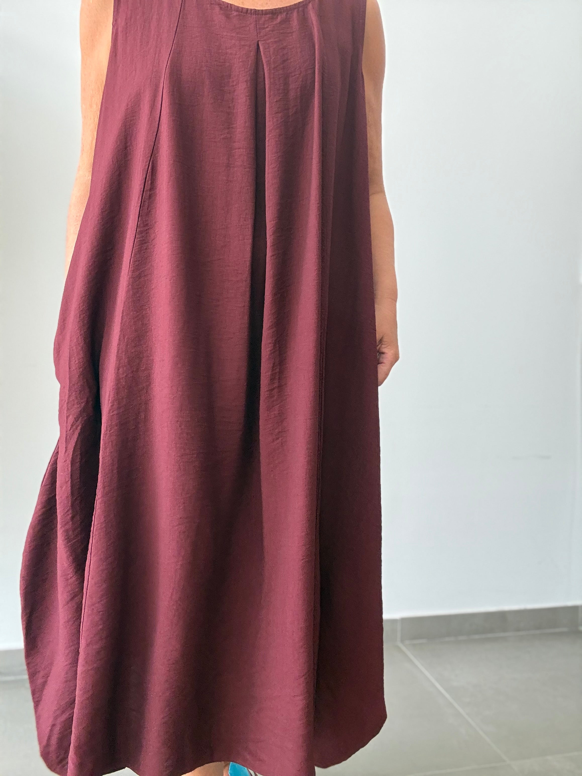 VESTIDO ABANICO  BURDEOS