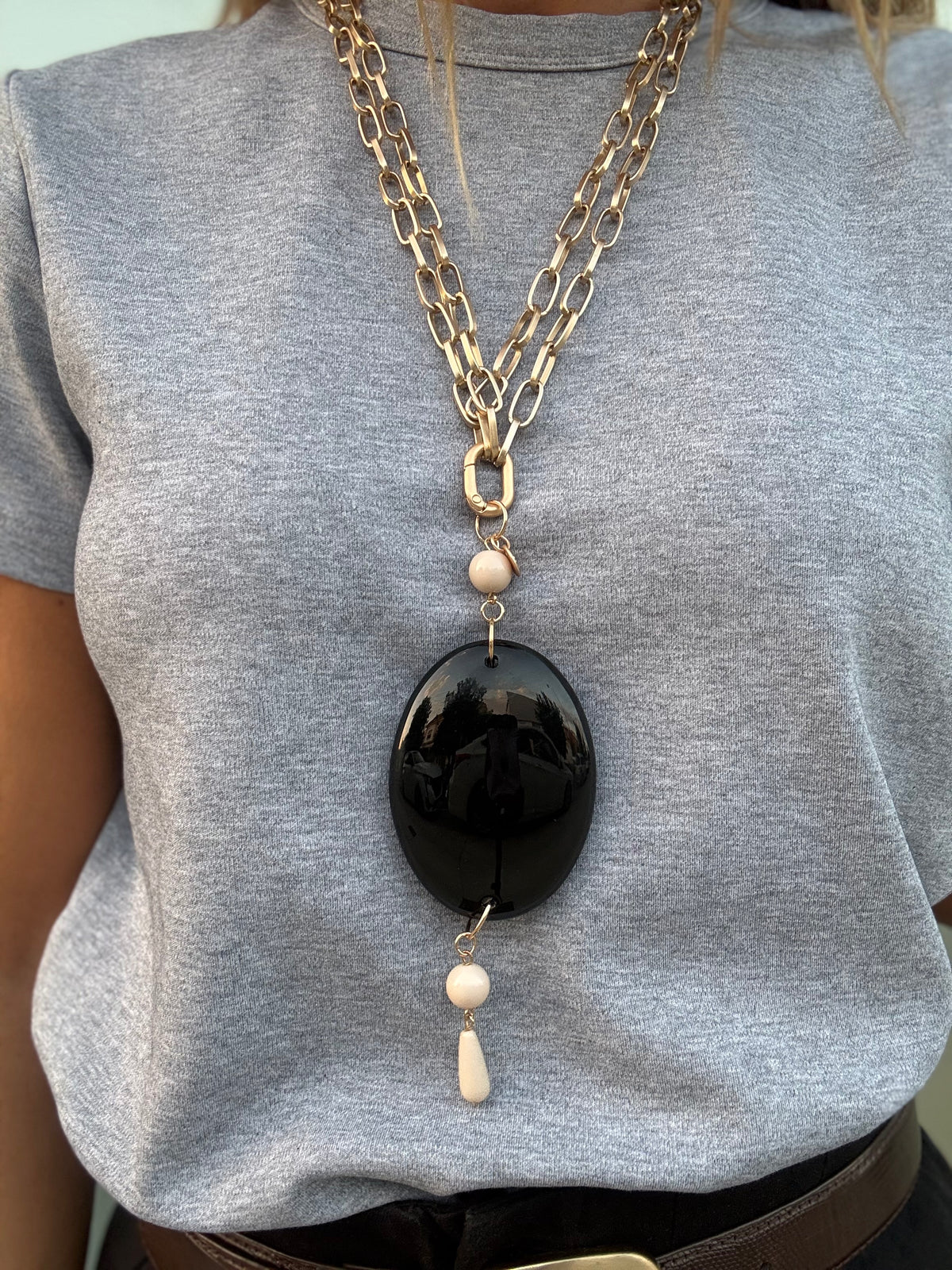 COLLAR ÓVALO NEGRO