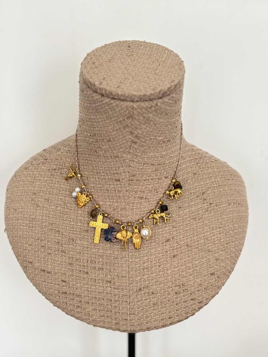 COLLAR-GARGANTILLA CRUZA