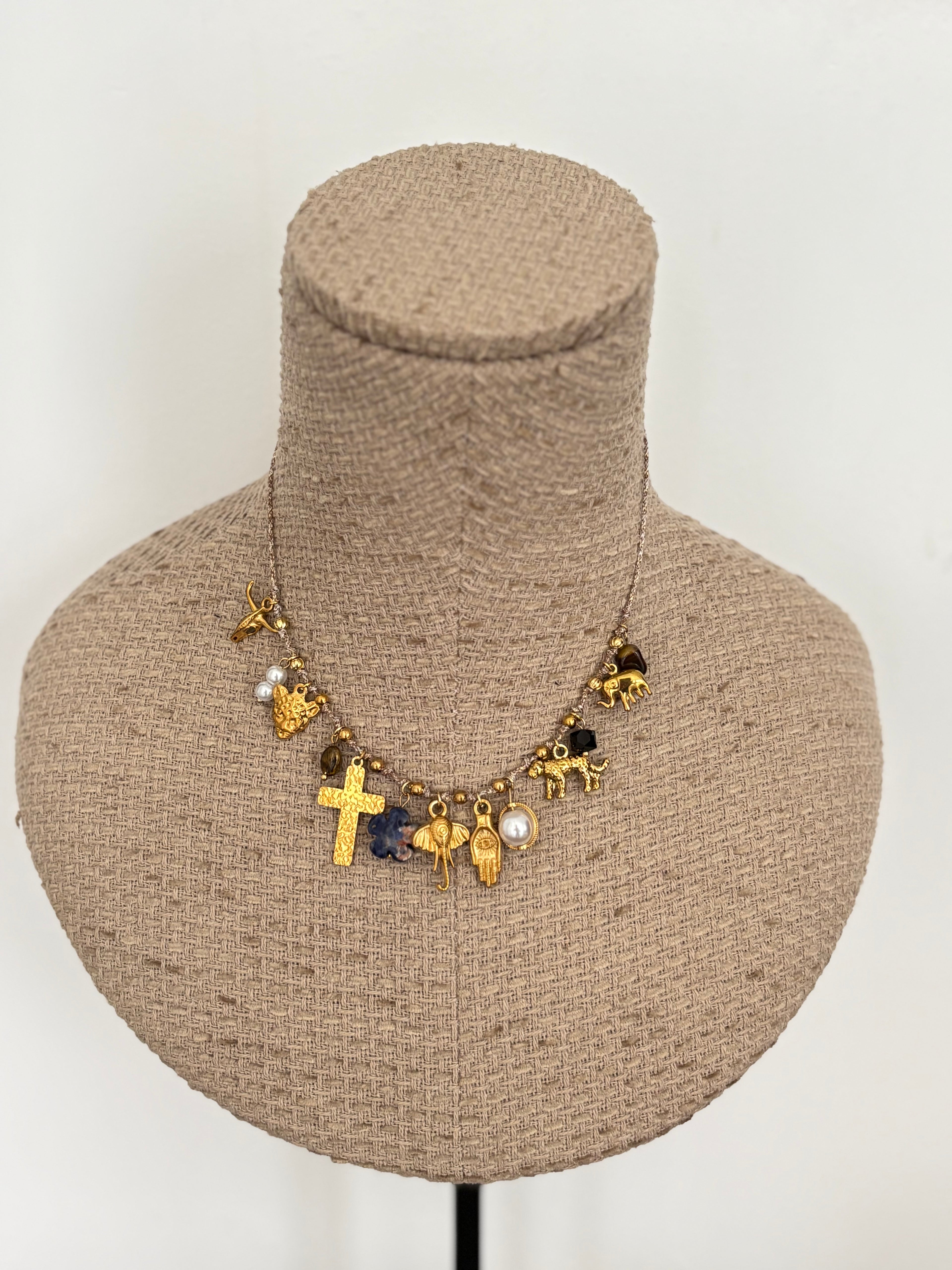 COLLAR-GARGANTILLA CRUZA