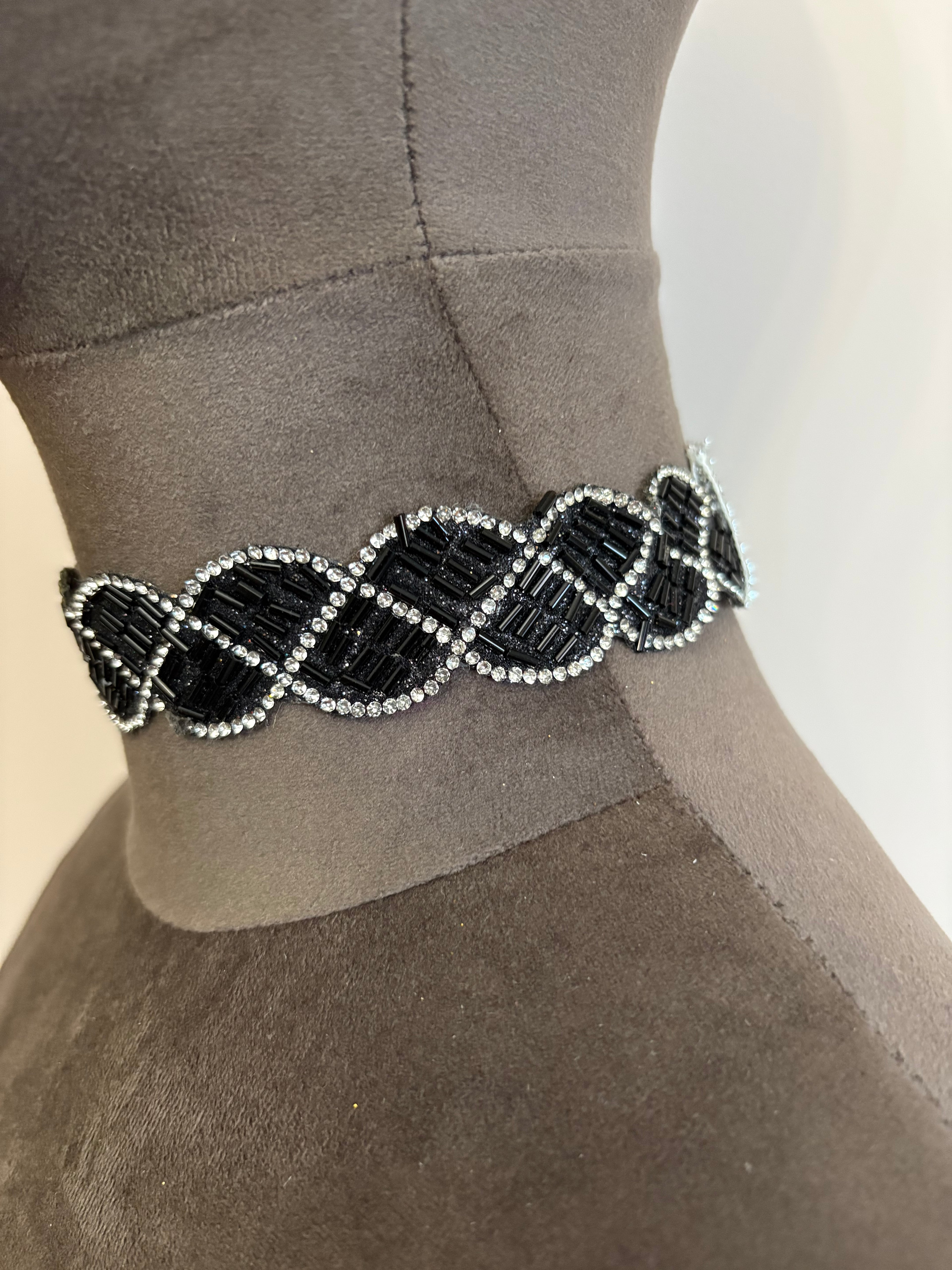 COLLAR CADENETA NEGRO