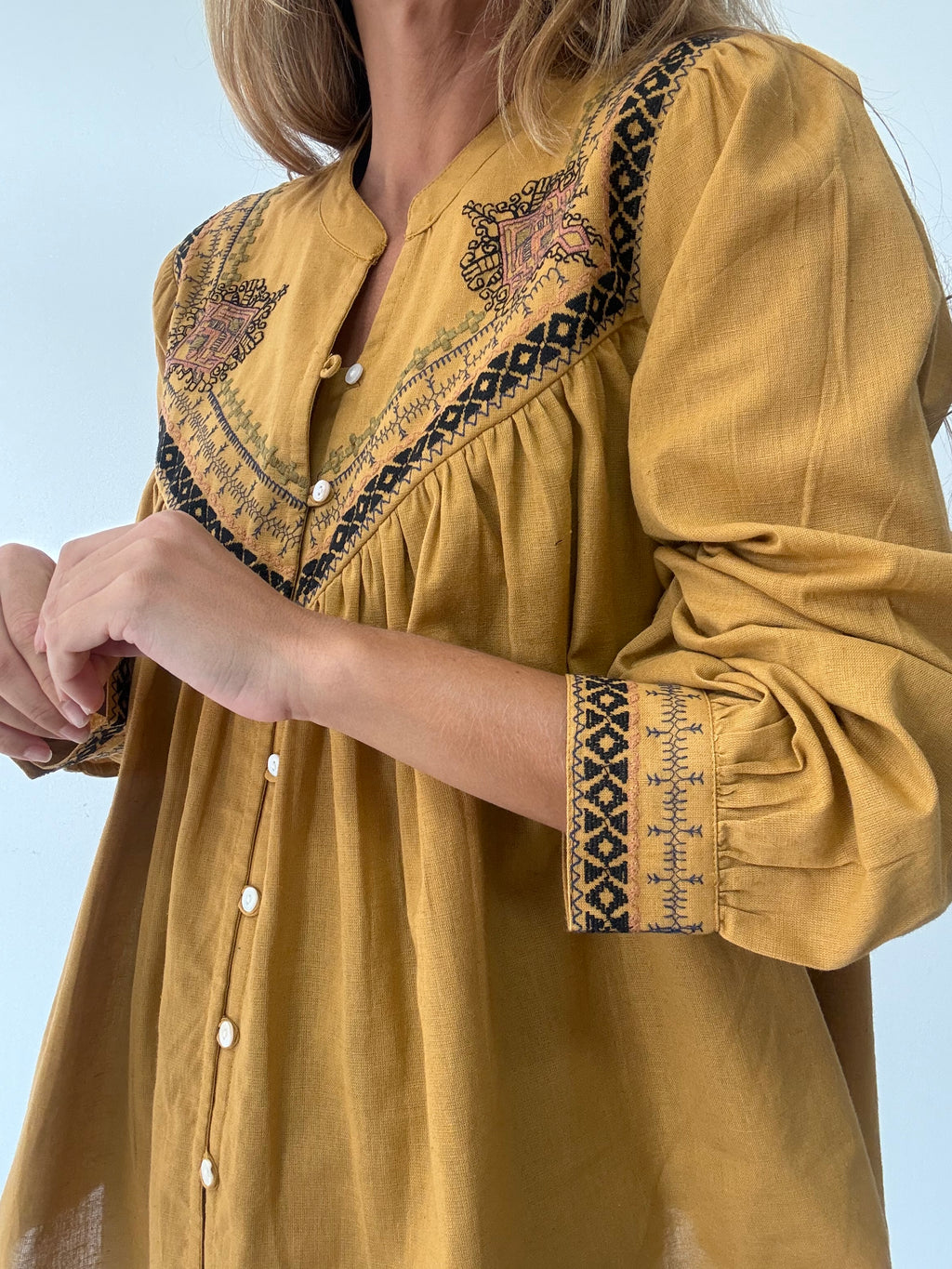 BLUSA MILA MOSTAZA