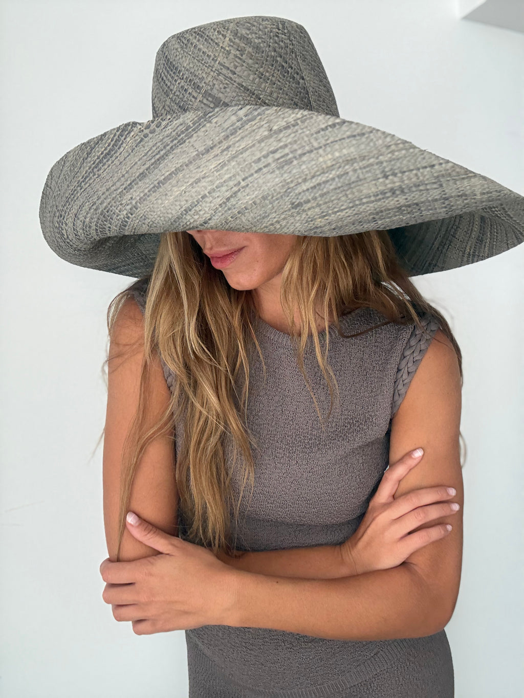 SOMBRERO RAFIA GRIS