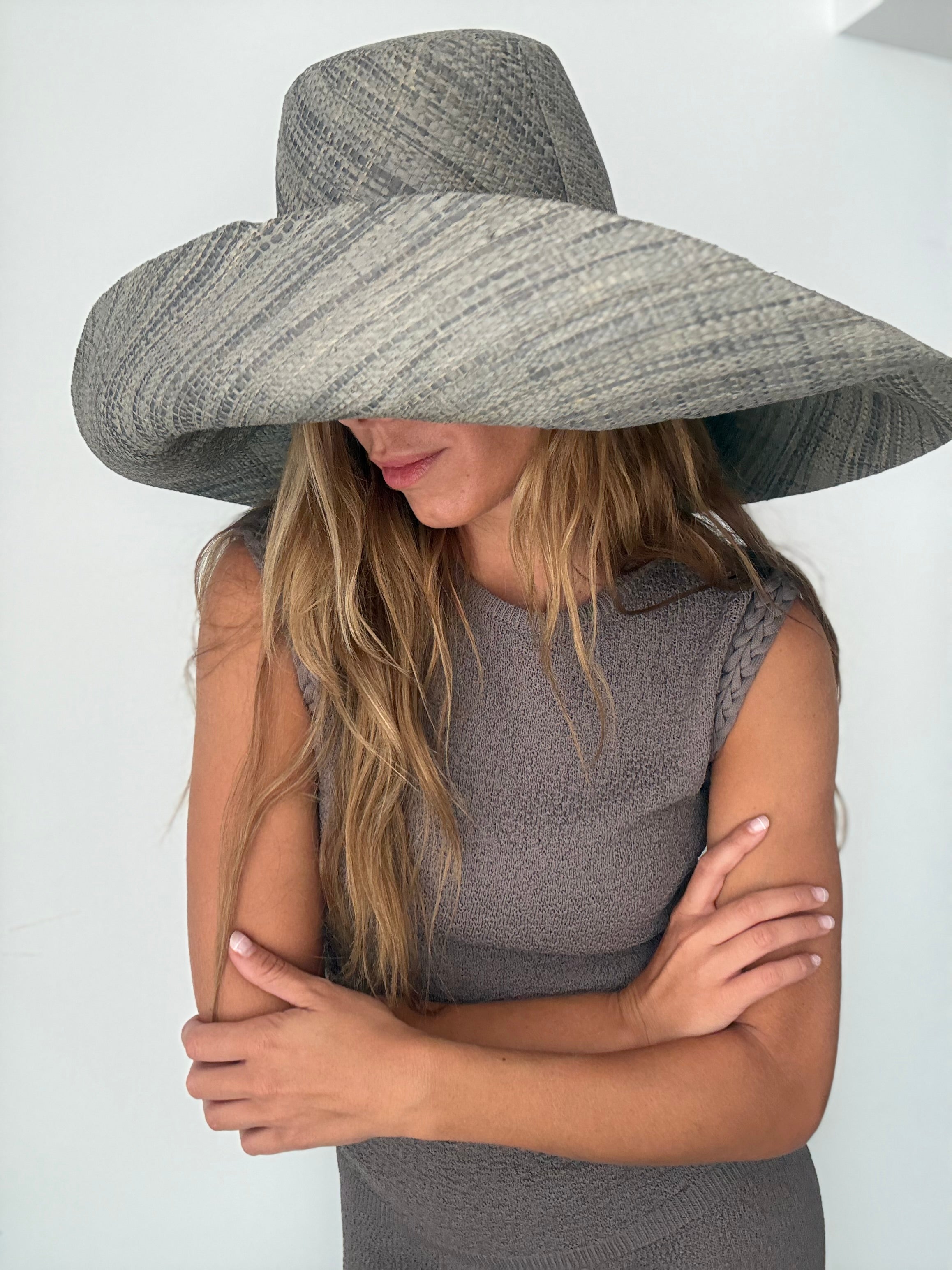 SOMBRERO RAFIA GRIS