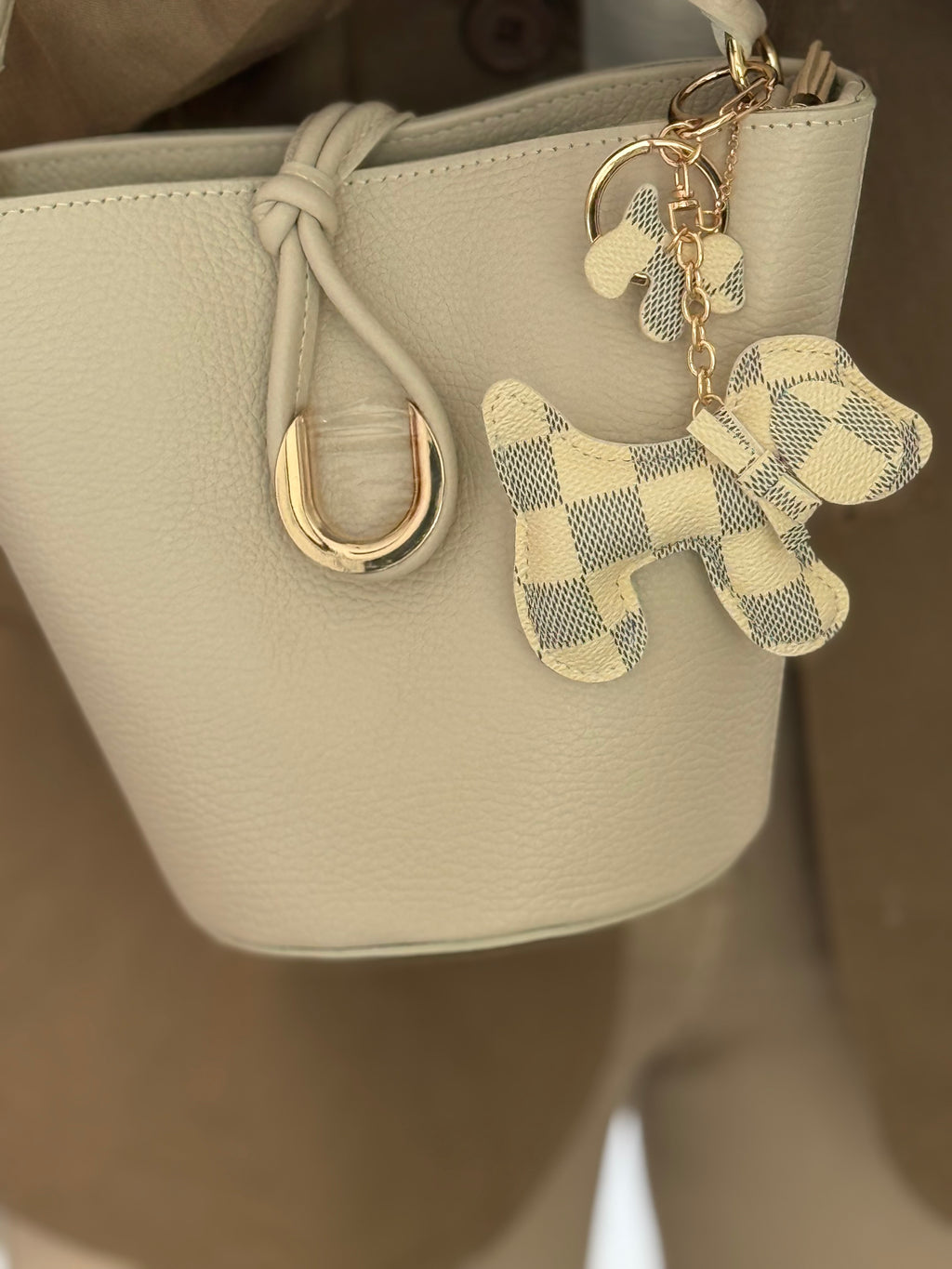 LLAVERO PERRO BEIGE