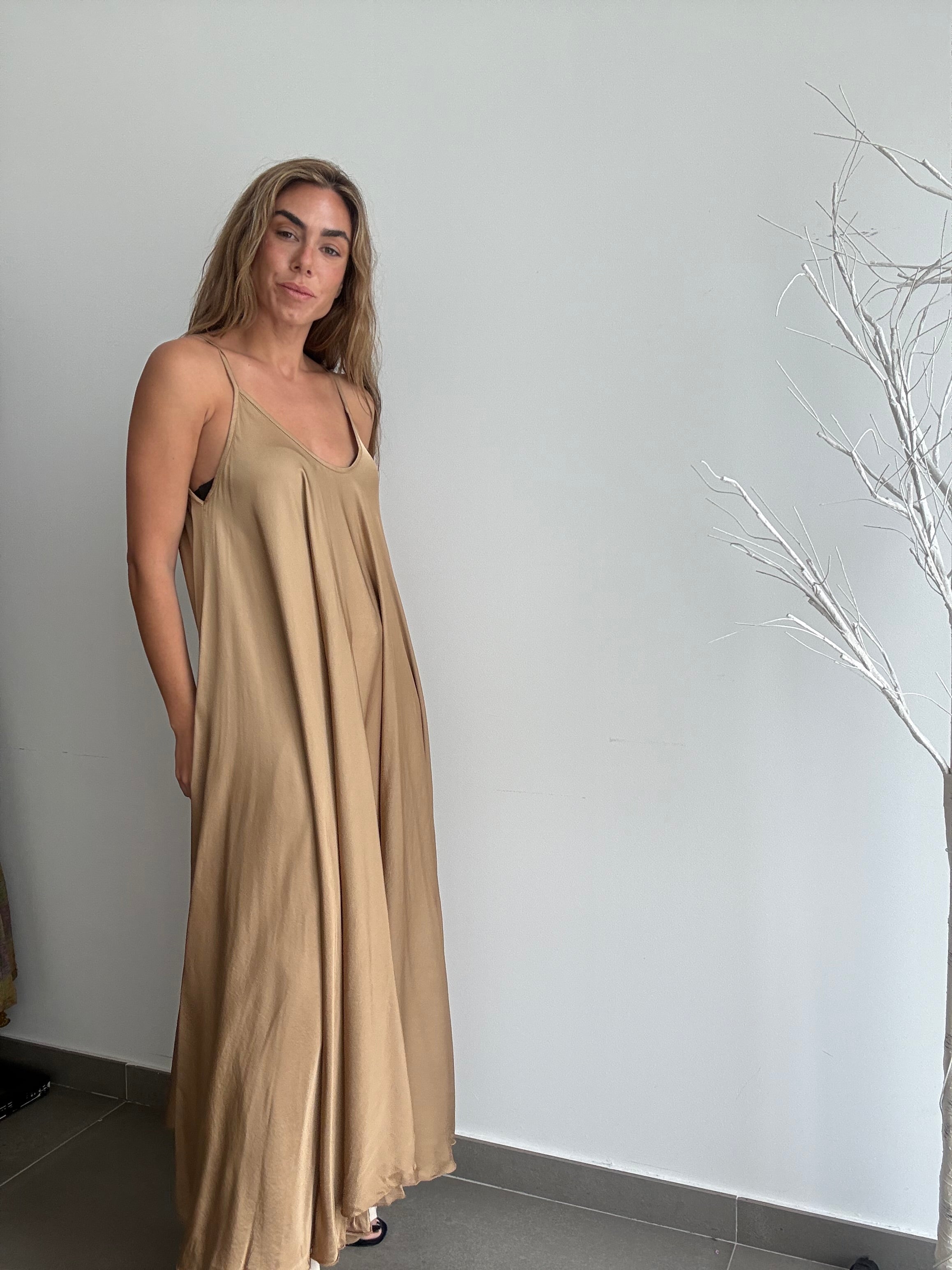 VESTIDO GOLONDRINA CHAMPAGNE