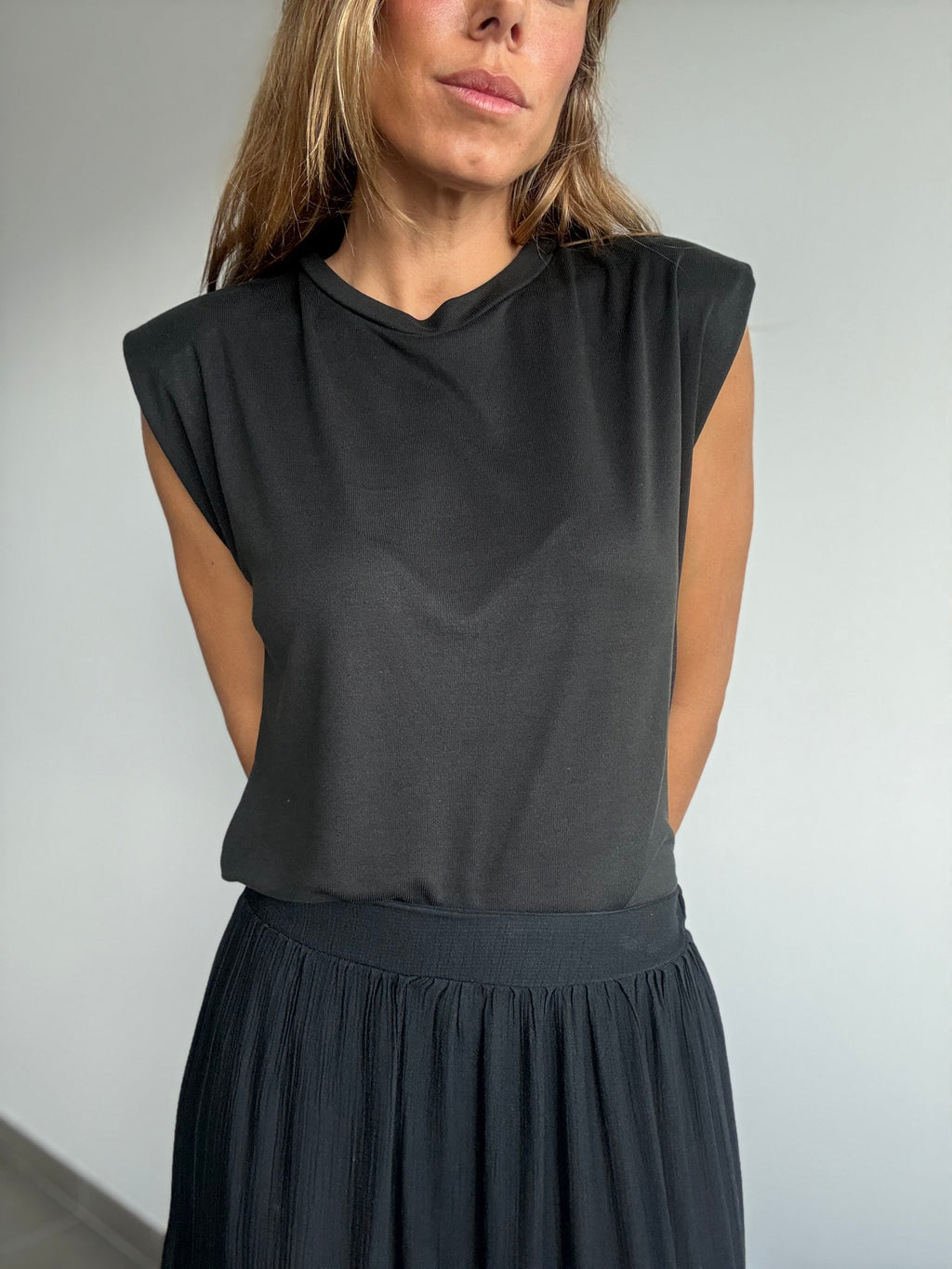 CAMISETA ELECTRA NEGRO