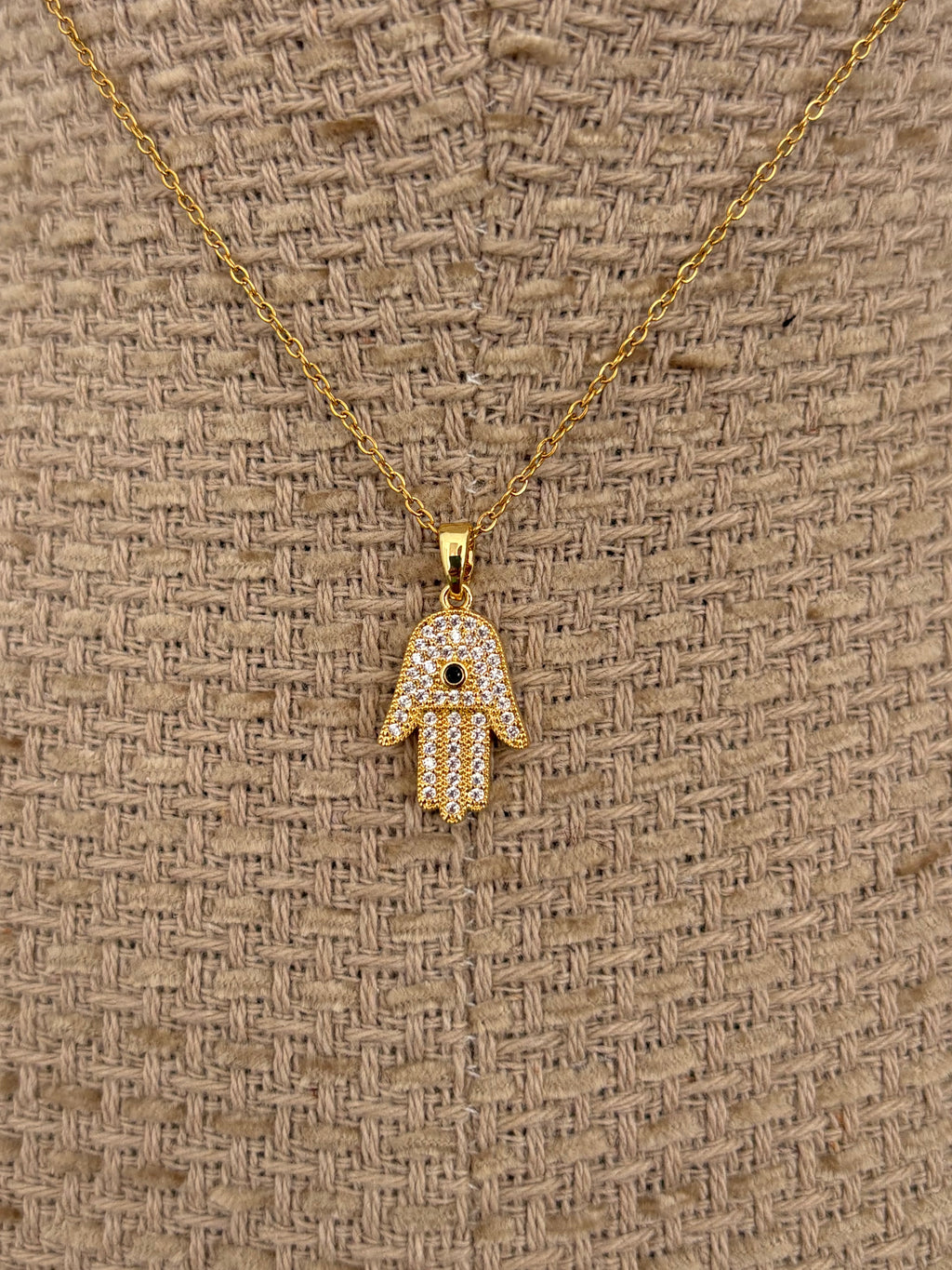COLLAR-GARGANTILLA MANO