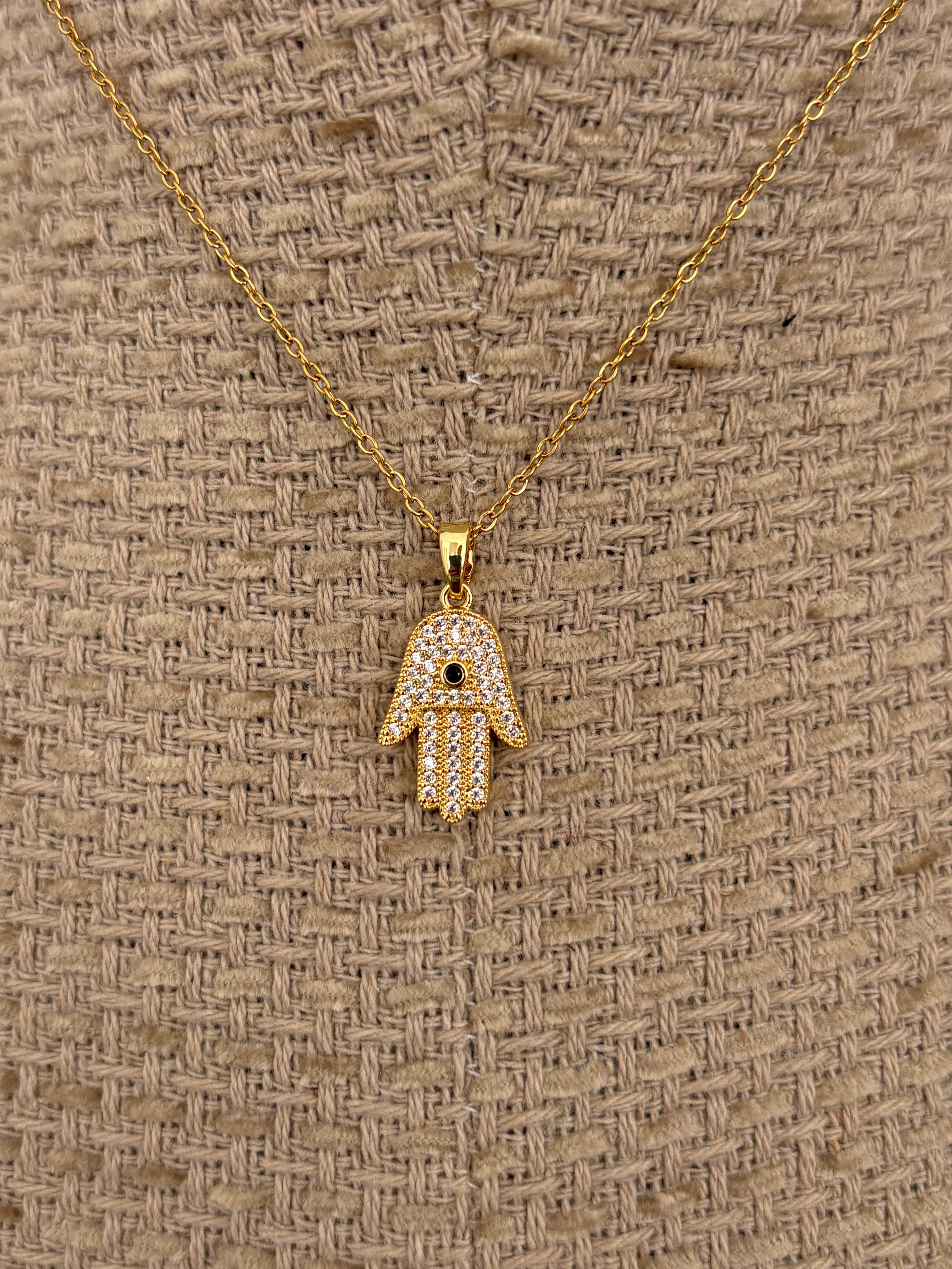 COLLAR-GARGANTILLA MANO