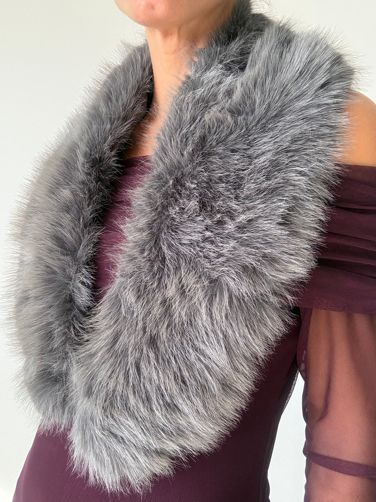 CUELLO SAMARA GRIS ORCURO