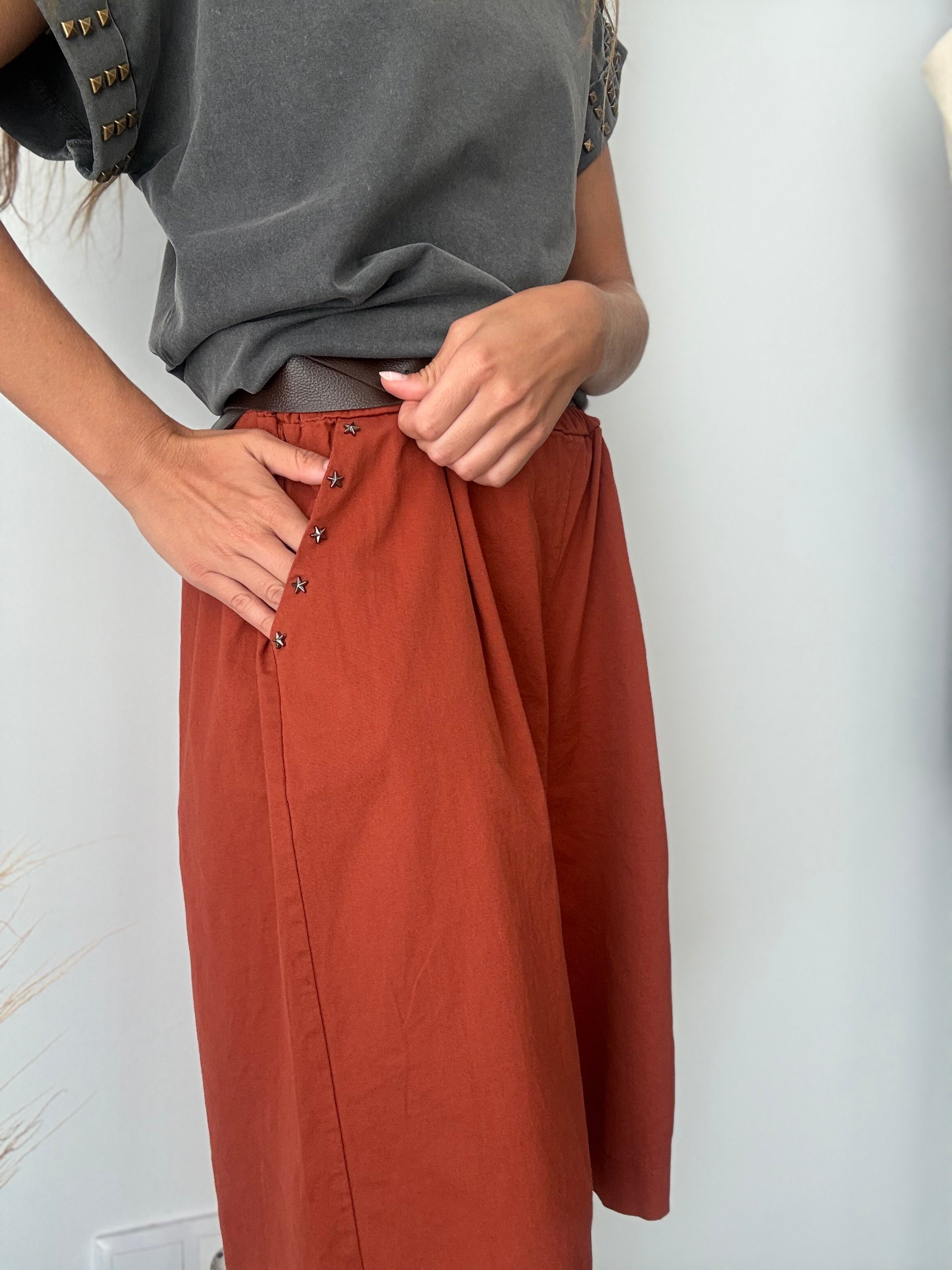 PANTALÓN BERMUDA TEJA