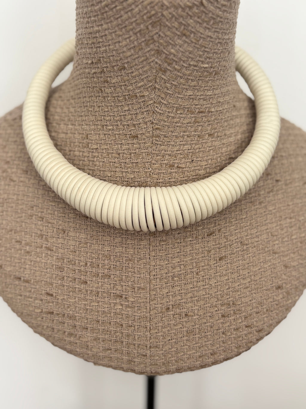 COLLAR ESPIRAL BLANCO