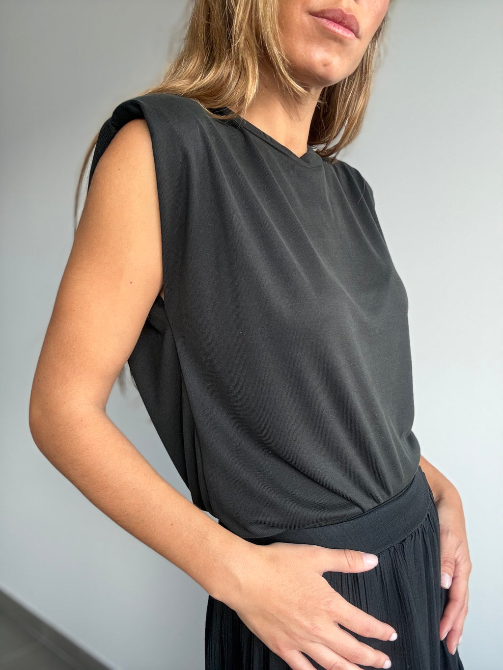 CAMISETA ELECTRA NEGRO