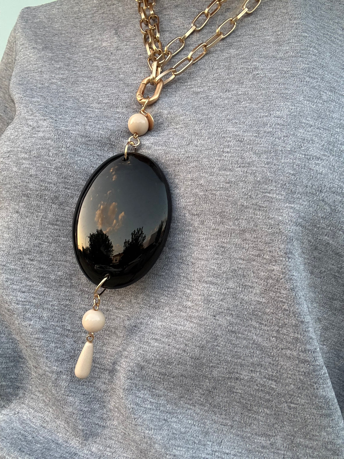 COLLAR ÓVALO NEGRO