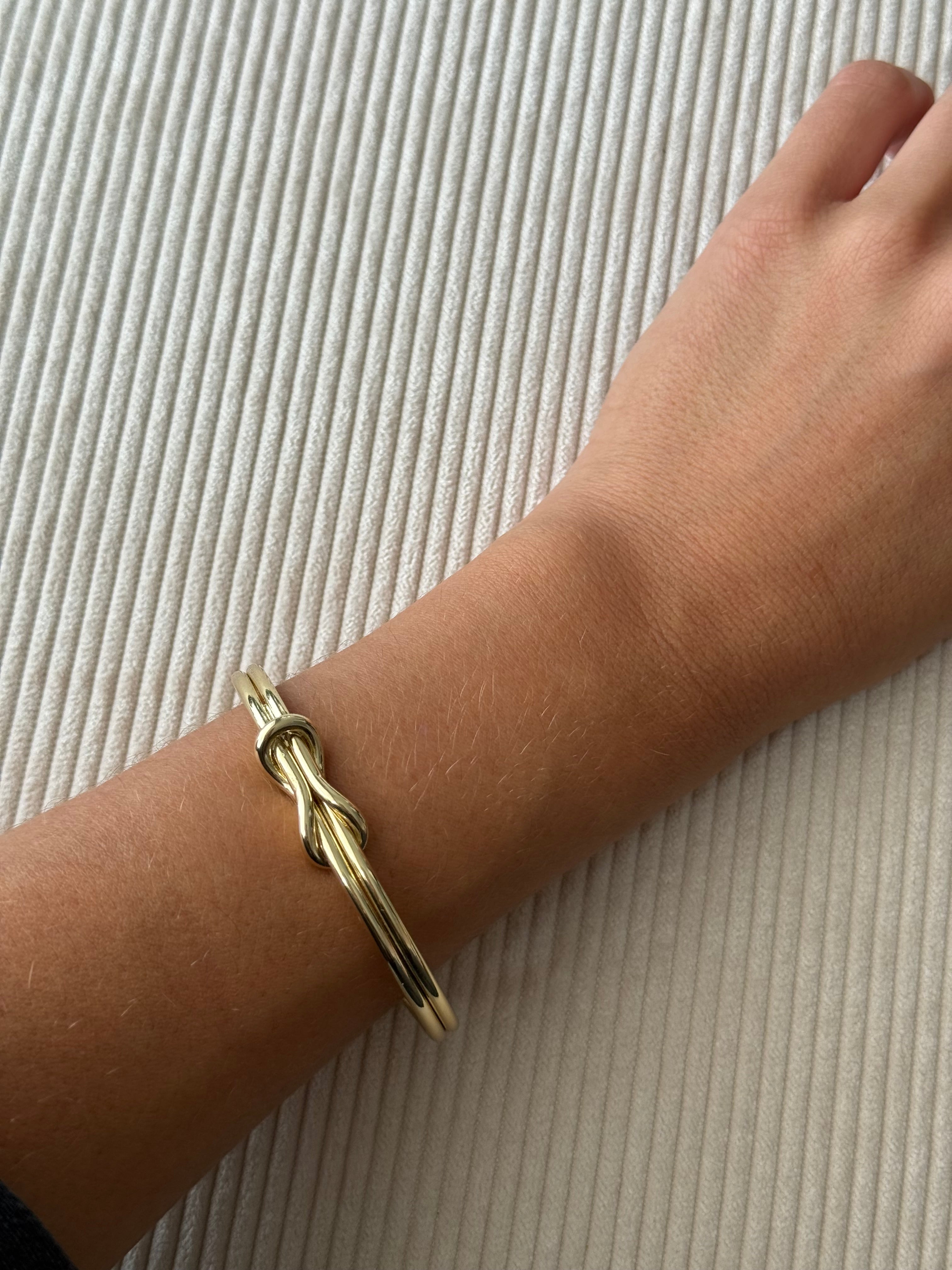 PULSERA ANUDADA