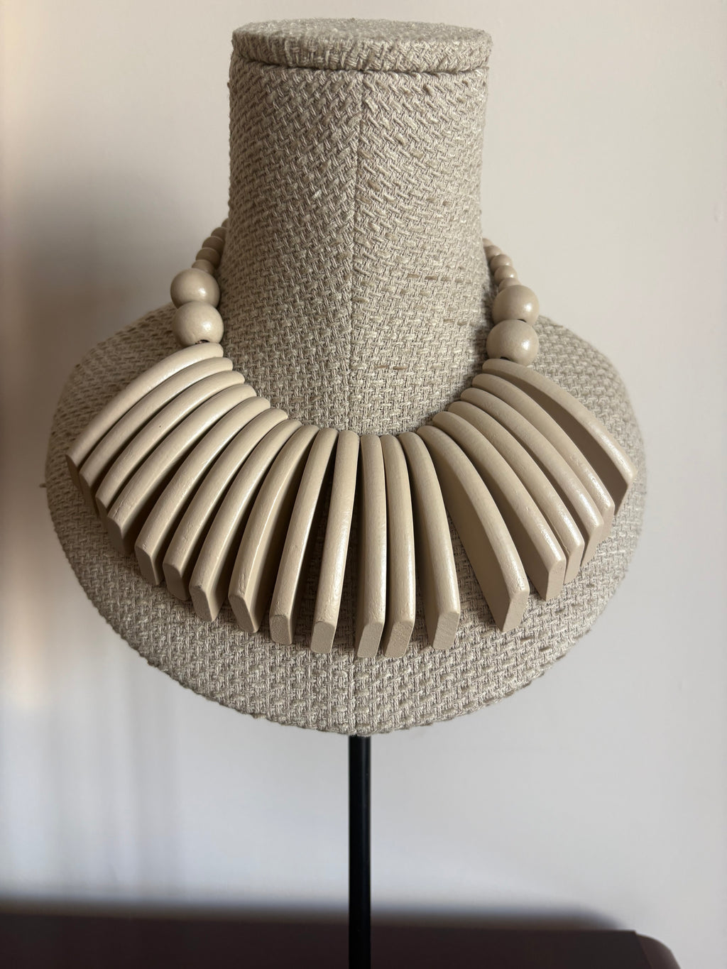 COLLAR PAPÚA MARFIL